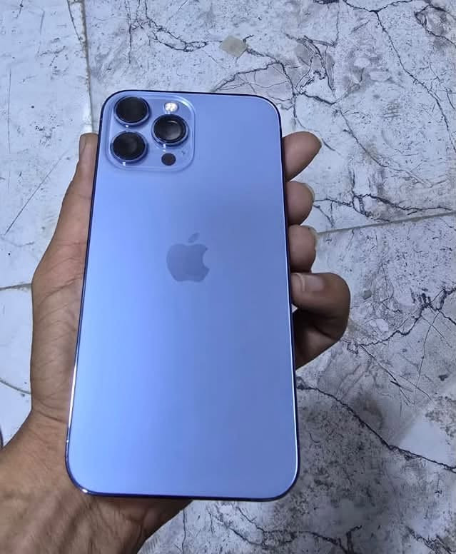 ١٣ برو ماكس
ذاكره ١٢٨ 
بطاريه ٨٢ بلاديه 
مبدل شاشه ممتازه 
كامرات واكفه 
جهاز نضيف 
السعر ٣٥٠ بي مجال بسيط 
مكان ديالى بعقوبه 
الرقم ***********
