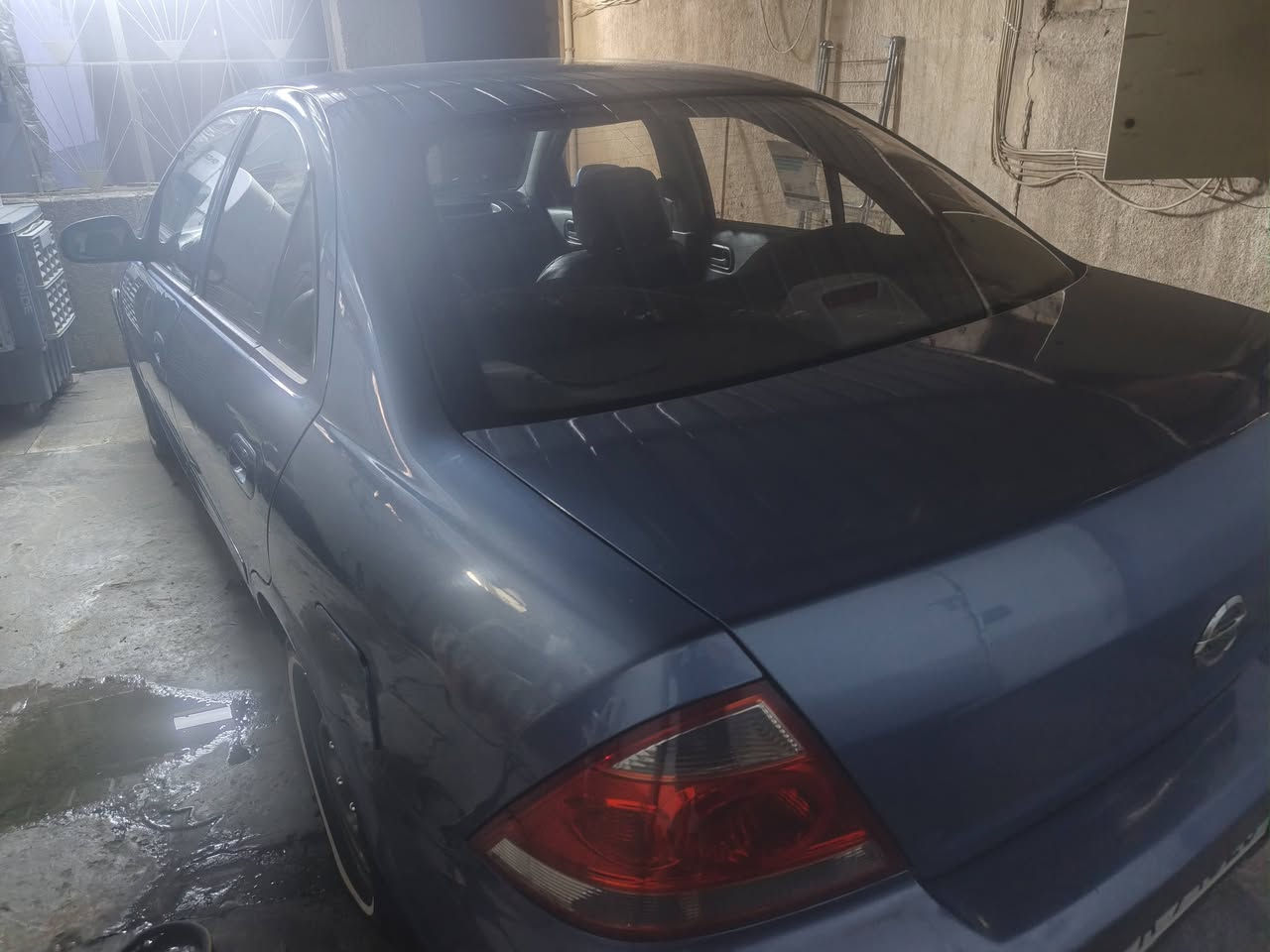 البيع نيسان سني مصبوغه عام اثر جراد سيارة حلوه وجاهز بدون ظربه بجم كبس ظربه بس بقبق صندوق السعر ٨٠ مكان سيارة بغداد متوجه بين المنصور وحي جهاد الرقم ***********
