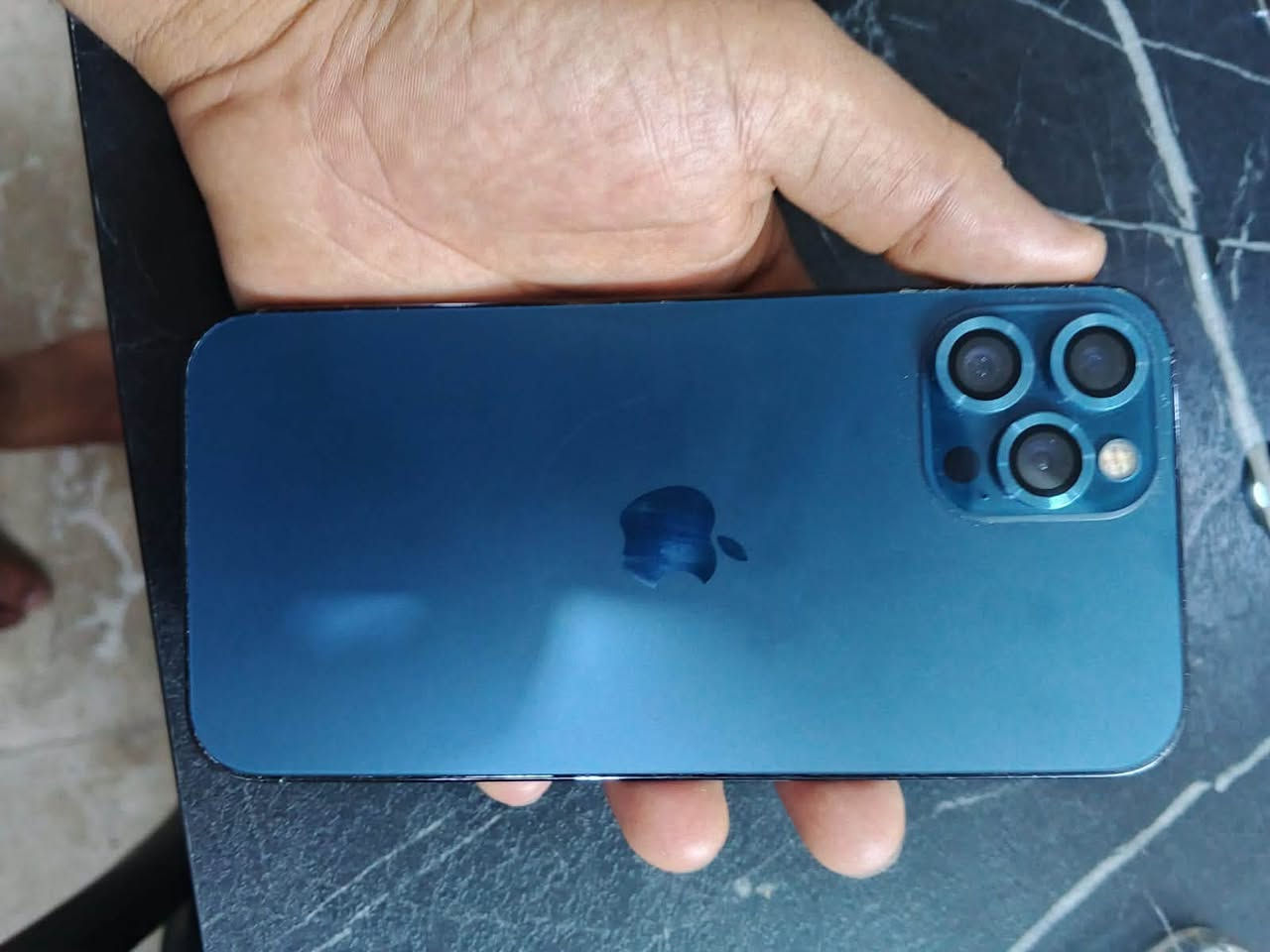 جمعة مباركة
للبيع ايفون  12 pro MAX 
الجهاز يلمع بطاريه ١٠٠ 
دبل شريحة فعليه ويسم 
ملحقات الجهاز شاحن كابل اصلي مع حافضة ماك سيف 
مع لاصق حماية مع عدسات كامرة 
الجهاز ضمانة سبوع للمصداقية تجي تاخذة من البيت 
عنواني بغداد مدينة الصدر للتواصل ***********
السعر 385 وبي مجال قليل / و البيته بل مدينه اله خصم هههه

