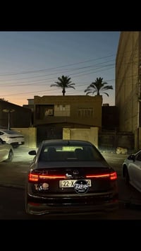 خط مدرسة • سيارة حديثة • مكيفة
