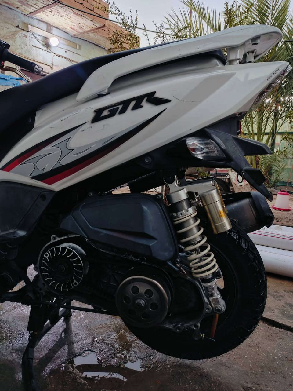 السلام عليكم           دراجه GTR للبيع

الدراجه عليه تزويد خارجي مكينه بلاديه فقط كلج امامي رياضي الباقي كله بلادي مكينه و كفر و كهربائيات

دراجه نزلته من الرمبه ماشيه 26 ألف حاليا ماشيه 27 ألف ونص 

دهن اديرله امزويل وبانزين كله محسن نادرا ادير عادي وياه 3 سويجات اصليات مالاته

التزويد إلي عليه شوفت عينك متعوب عليه وصارف عليه  وعندي بعد صدر امامي ماشاده تريده ابيعه الك وحده 

دراجه وكاله ومكفوله من كلشيء اريد ابيعه عندي ضرف واحتاجيت فلوسه والحمد الله والشكر 

إلي بخاطره يراسلني أو يتصل ويدلل بس كون يعرف قيمته
وقيمه التزويد إلي عليه

مكاني بغداد تاجي مجمع المصابيح متواجد واتساب أكثر شيء من 9 المغرب لل 9 الصبح ***********
