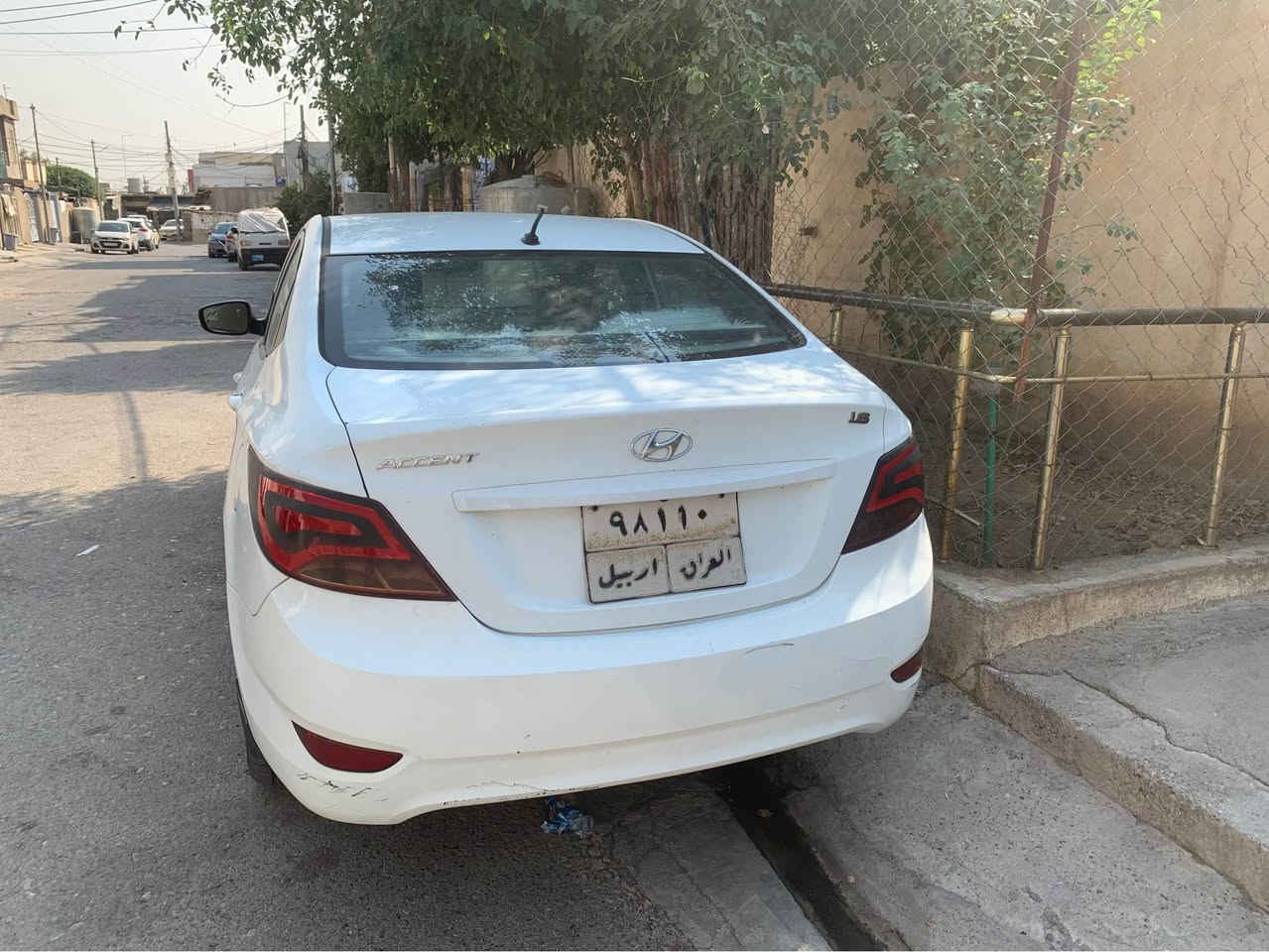 هیوندای ئه‌كسێنت مۆدێل ٢٠١٥ فول مواسه‌فات مه‌كینه‌ گه‌وره‌ مه‌كینه‌ ١٦ مه‌رغوب ده‌ پارچه‌ ره‌شه‌ ده‌رگای پشته‌وه‌ لای سه‌یاق شانه‌كه‌ی كه‌مێك ناوی گرتوه‌ له‌گه‌ڵ چاملغی پشته‌وه‌ ئه‌و شوێنه‌ی به‌ هێڵی سور دیاریم كردوه‌ سبوغه‌ سلایته‌ جام كاره‌با گێڕ تۆماتیك شاشه‌ گه‌وره‌ بیلادی و كامێرا و كوشن جلد زۆر كه‌م ڕۆیشتیه‌ له‌گه‌ل مۆدێله‌كه‌ی ١٤٠ هه‌زار كم رۆیشتوه‌ مه‌كینه‌ و گێڕ به‌ شه‌رت به‌ناو كردن به‌ شه‌رت ٢٠٠ هه‌زار غه‌رامه‌ی له‌سه‌ره‌ بۆت ده‌گه‌ڕێنمه‌وه‌ سه‌یاره‌كی توند و تۆڵ و بێ مه‌سره‌فه‌ له‌ هه‌ولێرم هه‌موو زانیاریه‌كانم نوسیوه‌ تكایه‌ موشته‌ری نیت ته‌له‌فۆن مه‌كه‌ نرخیش ٧٩ كه‌مێك مه‌جال 

( ***********) ژ.م أربيل, العراق

نص مكتوب في الصور:
- Edit