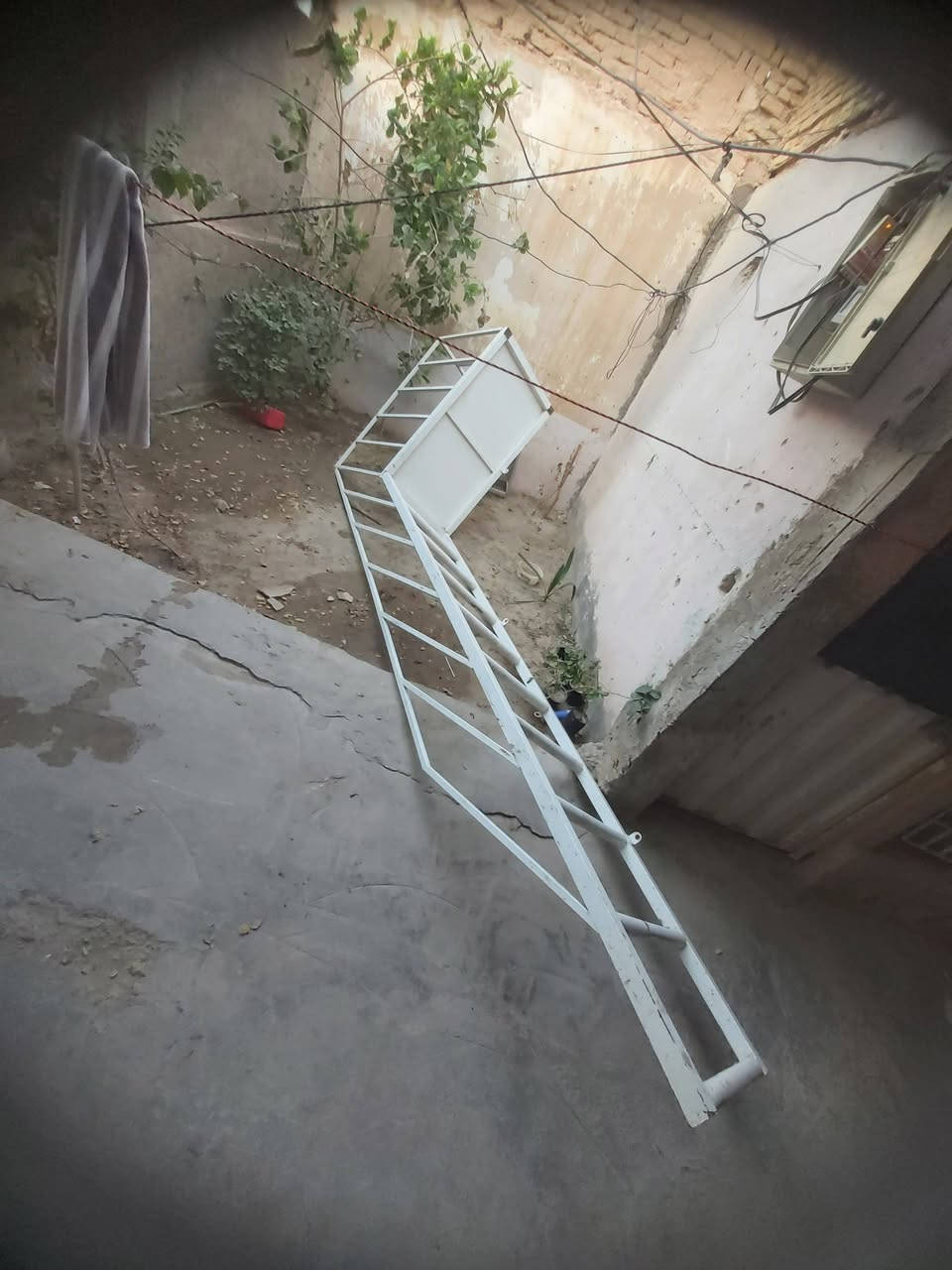 درج للبيع بعده نضيف طوله تقريبآ ٣ مترات ونص وبيه محجر  ومسطبه كامل  صار عليه  تفصال ب٤٥٠   ابيعه  السعر   150    الف فقط

***********
