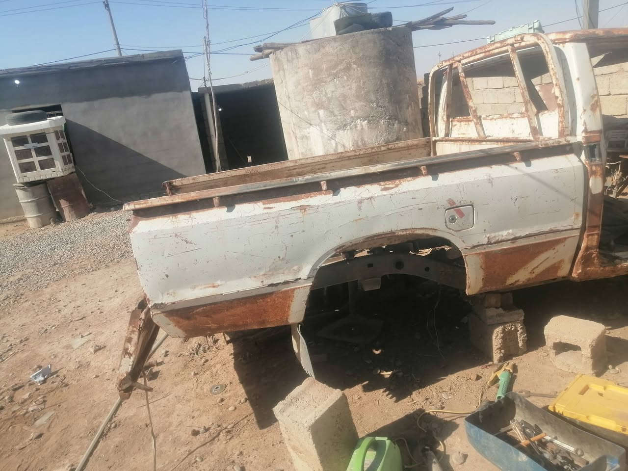 السلام عليكم غراض بيكم 80 للبيع اسعار مناسبه كلشي وسعره
رباطات طبلات دبو بريك كامل مع كنديصر جاملقات قماره بودي طبلات فوك وتحت جعمقه اكسن
 شاصي مع رقم وسنويه وبليته ***********
