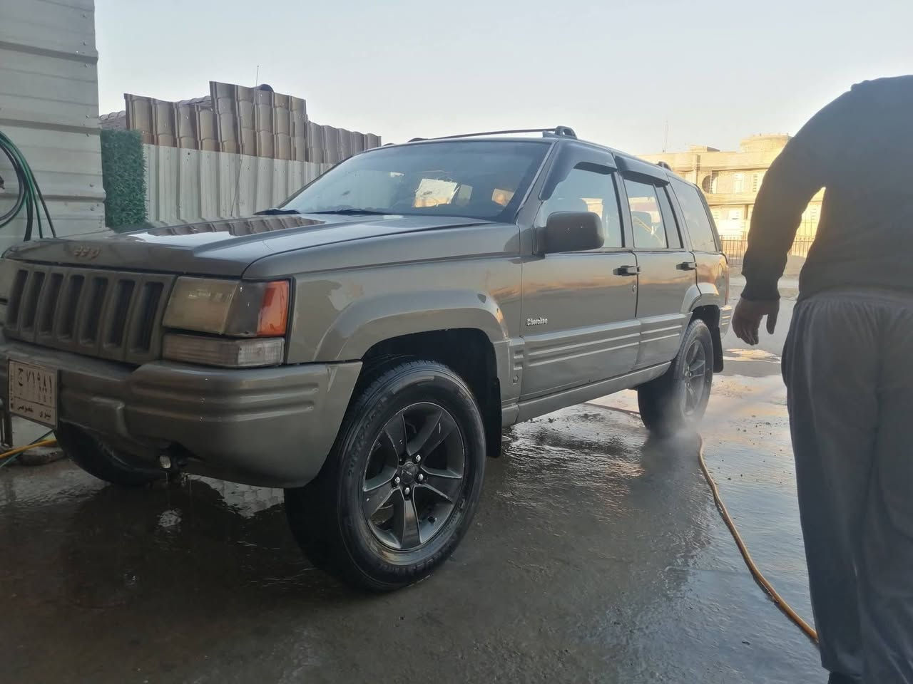 جيب شاروكي محور vvT 2500مشروع وطني عندي وكاله عامه رقم نينوى سياره جاهزه سعر 38 ورقه وبها مجال مكان الشطره رقم تلفوني ***********
