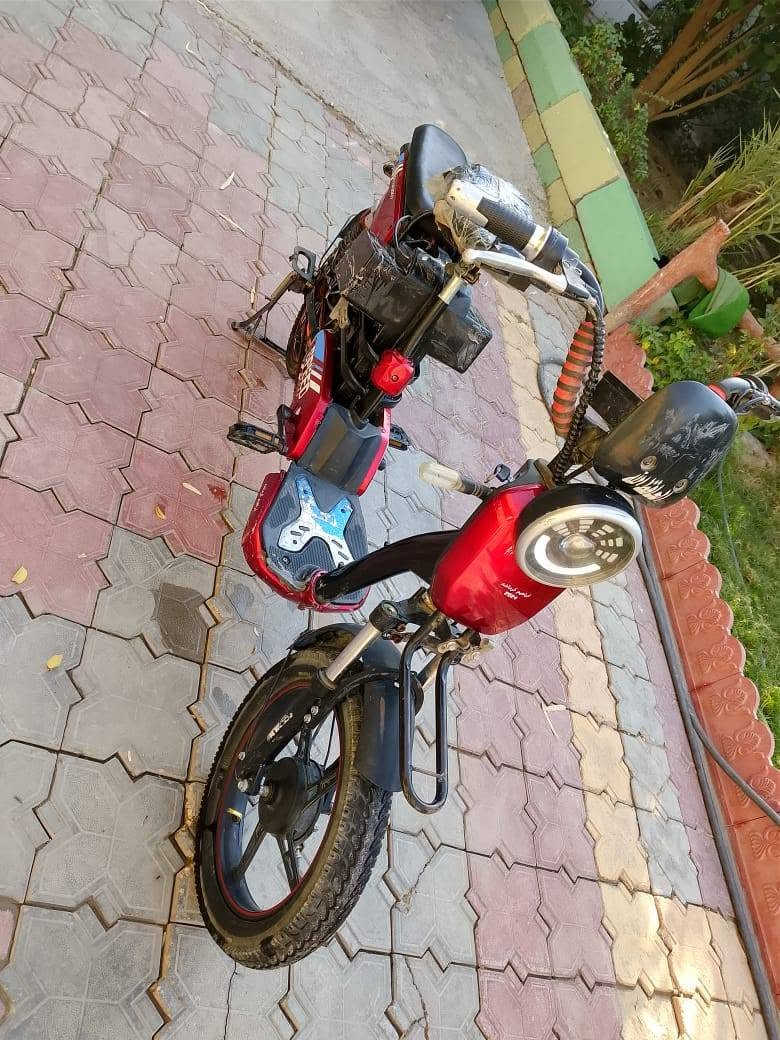 باسكلات شحن  البيع كاملات وكلشي ما بيهن بطاريات جدد بعدهن باسكلات شحن  البيع كاملات وكلشي ما بيهن بطاريات جدد بعدهن.                                                            900H(سعره (375 وبي مجال 
مكان كربلاء الحر منطقة الجماليه 
والثاني سعره 300وبي مجال 
رقم ***********

نص مكتوب في الصور:
- سعره 300 وبي مجال
- سعره 375 وبي مجال