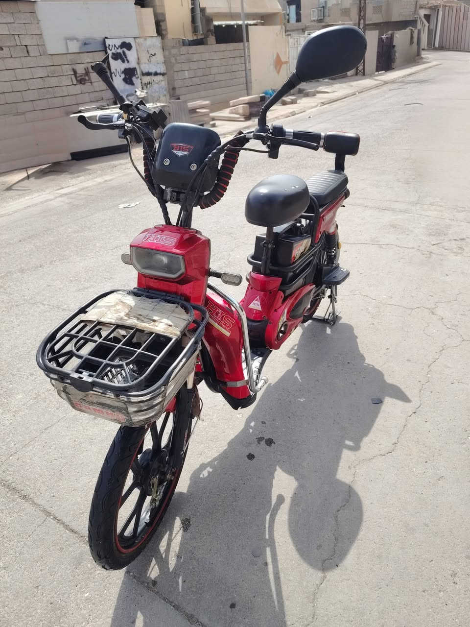 دراجة HIS موديل 25
.خمس بطاريات 60V
. محرك 1500w
. 2سويچ 2بصمة 
. تشغيل عن بعد 
. انذار سرقة 
. شاشة ديجتال بلوتوث 
. 4 سرعات سرعة 99
. لايت خلفي امامي اشاير رباعي هورن كله شغال
.  البطاريات يمشنه 20 كيلو 
السعر 225 بي مجال بسيط 
كركوك العروبة 
*********** واتساب واتصال

