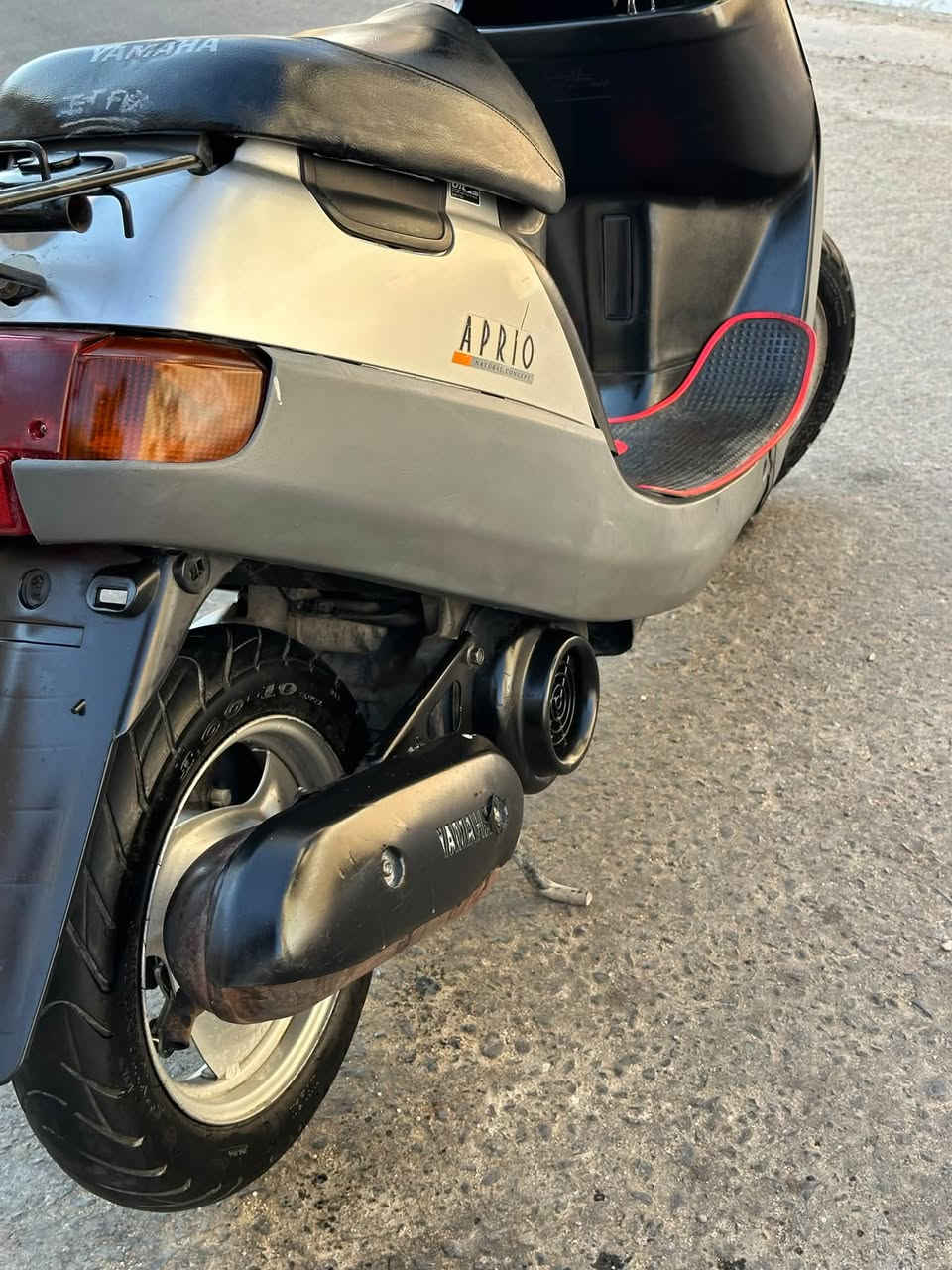 سلام عليكم دراجه بطه للبيع موديل 2000
الدراجه كهربائي كله شغال بالكامل  
والدراجه مجفته دراجه نضيفه و شلعه ومعدل 
الدراجه بلاديه من ناحية الكفرات الدراجه بكلشي 
 السعر 450 وبيه مجال للطيبيين
 مكاني كربلاء حي الصمود
 رقم فقط اتصال  ***********
