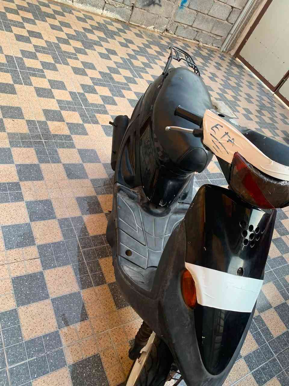 سلام عليكم ماطور نحلة للبيع شاصي شرط مكينة اول فتحة بس بستن ماطور تحريكة معدل  لايت شغال سلف شغال عوزو كتوت اشاير عوزها كتوت لايت شغال باتري بيها كابريتر جديد دكشن جديد شفاط جديد تايرات مال باله نضافة كدام العين سعر  (270)
وبيها مجال مكاني موصل ايسر حي سومر قرب جامع مالك الملك 
(***********)
