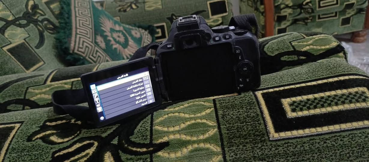 من رخصة الادمن يوجد كاميرا للبيع النوع Nikon 5600
الملحقات : 

حقيبة + عدسة الاصلية 18-55 + الشاحنة والبطارية 

السعر 425.000 و بيها مجال بسيط 

التواصل : ***********

العنوان : الانبار / قضاء عنه 

يوجد خدمة التوصيل لجميع المحافظات 