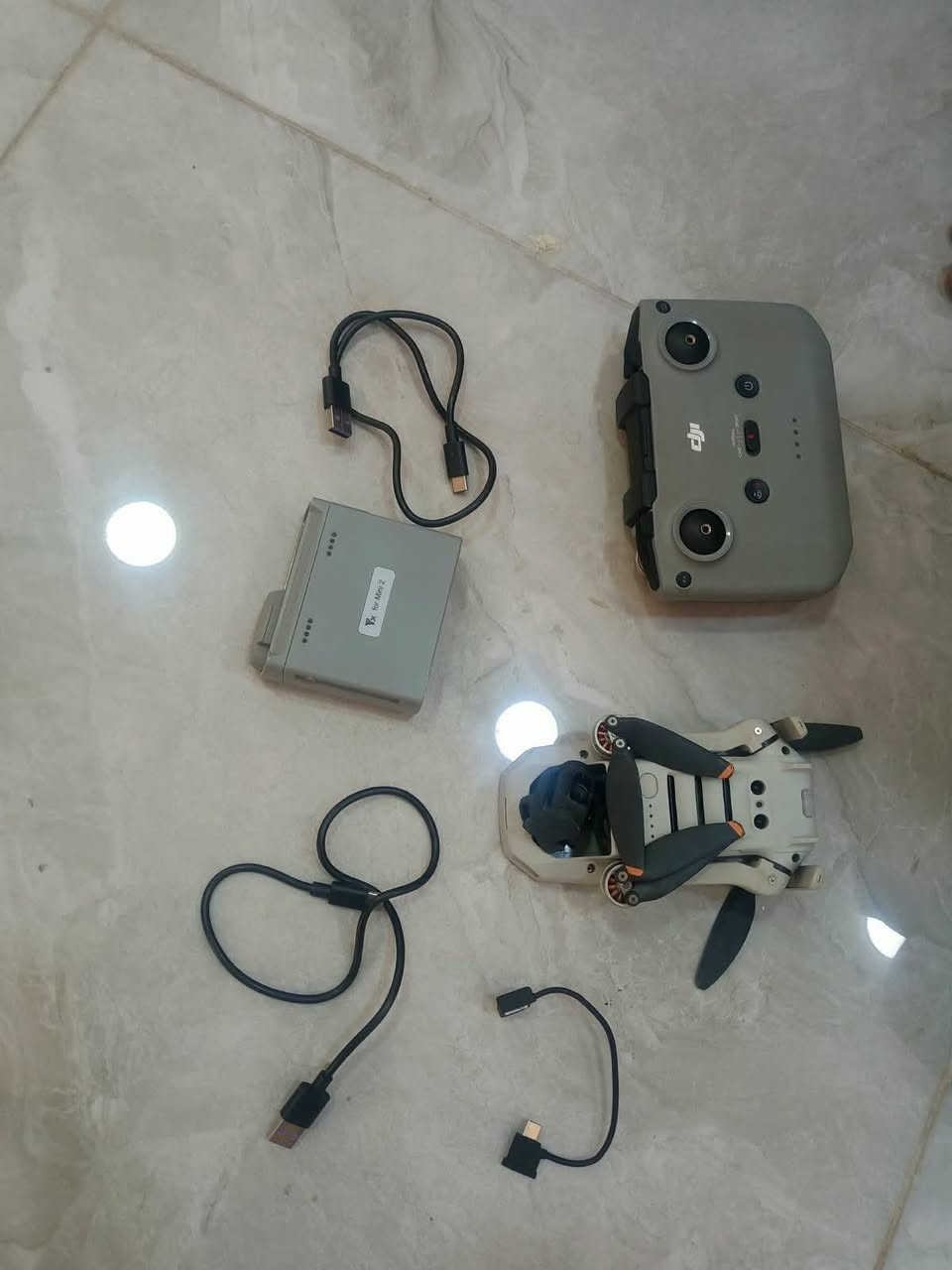 السلام عليكم درون مني تو لبيع
مكسور لقاعده مال كمبل تفيده يجي وتساب 
لسعر قفل ما تفيده لا يجي تفلسف براسي 
250-قفل مكاني بغداد 
وتساب ***********
