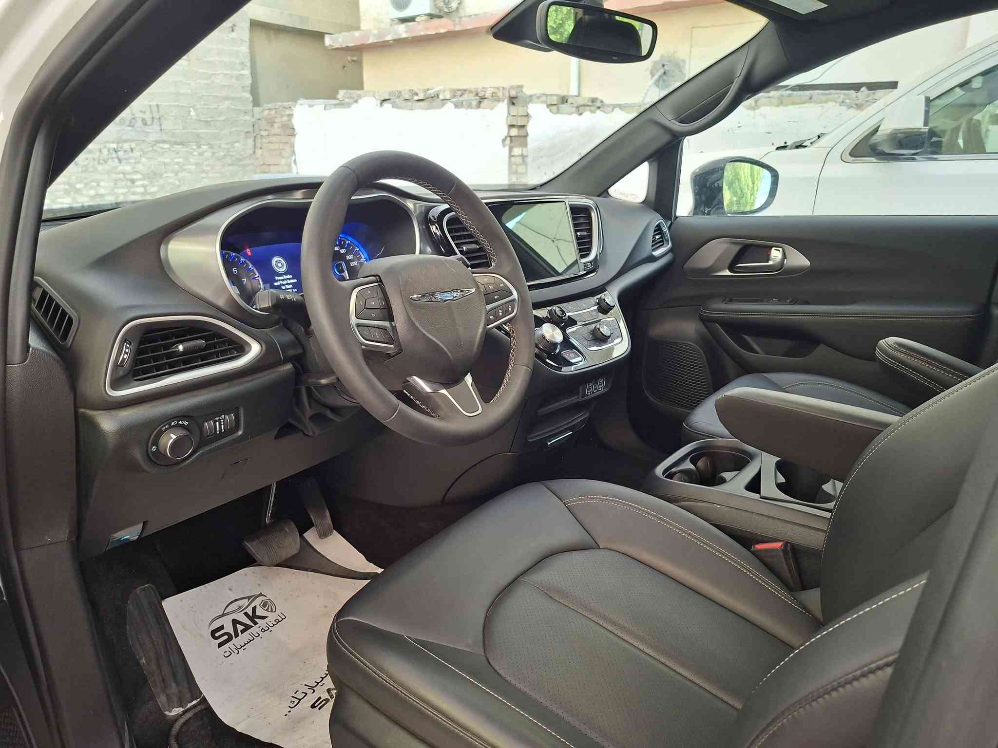🚗 للبيع باسفيكا كلايزر كراند كرافان فول حره بدون رقم
🔹 الموديل: 2025

🔹 اللون: ابيض

🔹 رقم: حره فحص موقت

🔹 7 ركاب

🔹 الممشى: ١٧ كيلو 

⚙️ المواصفات:

✅ محرك 6 سلندر 3600

✅ بصمة تشغيل وفتح الأبواب

✅ جميع الأبواب كهرباء + بصمات

✅ فول تحكم ستيرن + اشاره بل مري

✅ كشنات جلد أسود (تدفئة + تبريد + بلع)

✅ كير ماوس

✅ تشغيل عن بعد

✅ رادار + حساسات

✅ كاميرا محورية

✅ تبريد 3 قطع

✅ بلوتوث + حاكية + شاشه كبيره

✅ إطفاء ذاتي عند التوقف (Start/Stop)

⚠️ ملاحظة:

الايرباك طاك
الضرر تعمير جاملغ سائق نفسه فقط
دخول جديد اليوم طبت

💰 

📞 الاتصال:***********

نص مكتوب في الصور:
- 77748365