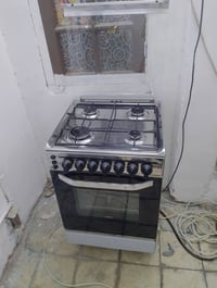 طباخ للبيع لسعر200وبي مجال جديده ستعمال شهر واحد 07881556022