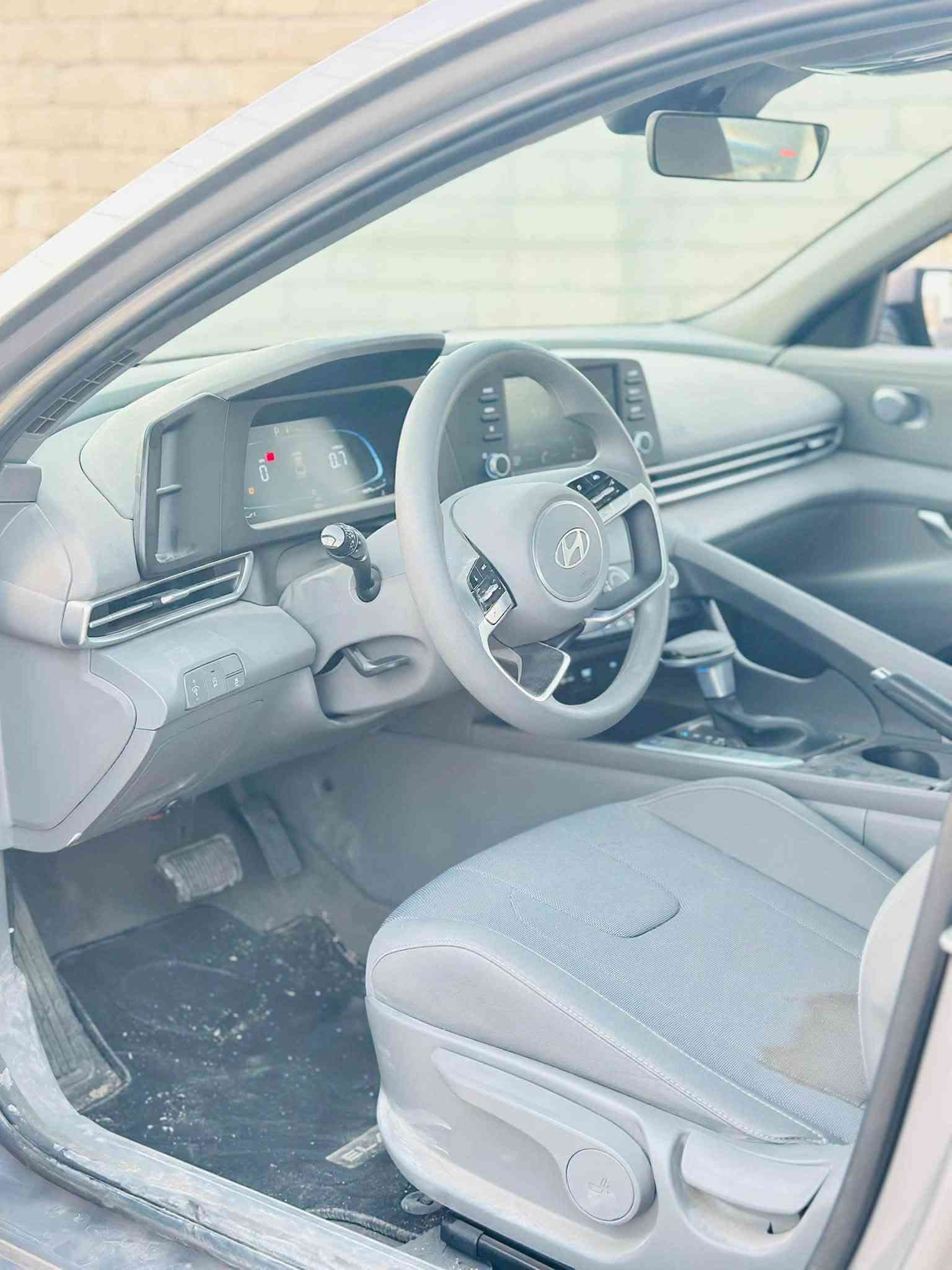 🔥 وصل حديثاً لمعارضنا (شركة الهيبة لتجارة السيارات) 🔥
🚗 هيونداي النترا
📌 الموديل: 2024 (الوجهية والنزلة الجديدة)
🎨 اللون: رصاصي (سيلفر ملكي)
⚡ الفئة: SE (قياسية، نظيفة وكلش حديثة)
📝 المواصفات 
 شاشة عدادات ديجيتال وشاشة وسطية.
 ماشية مسافة قليلة (حوالي 8,859 ميل).  
 الداخلية لونها رمادي هادئ ونظيف، گير ومحرك جديد (شرط السحب والـ PDI).
 والستيرن وكلشي شغال وبديكورات الوكالة.
بصمة شباب ورياضية، وتدلل على العيون، موتر جاهز للترقيم والنقرة الطيبة.
📍 الموقع: الشرقاط الجميله 
📞 للإستفسار والسعر، يرجى مراسلة الصفحة أو الاتصال على الأرقام المثبتة. ***********
(أهلاً ومرحباً بالجميع، شراي حقيقي ما نختلف وياّه) 🤝
