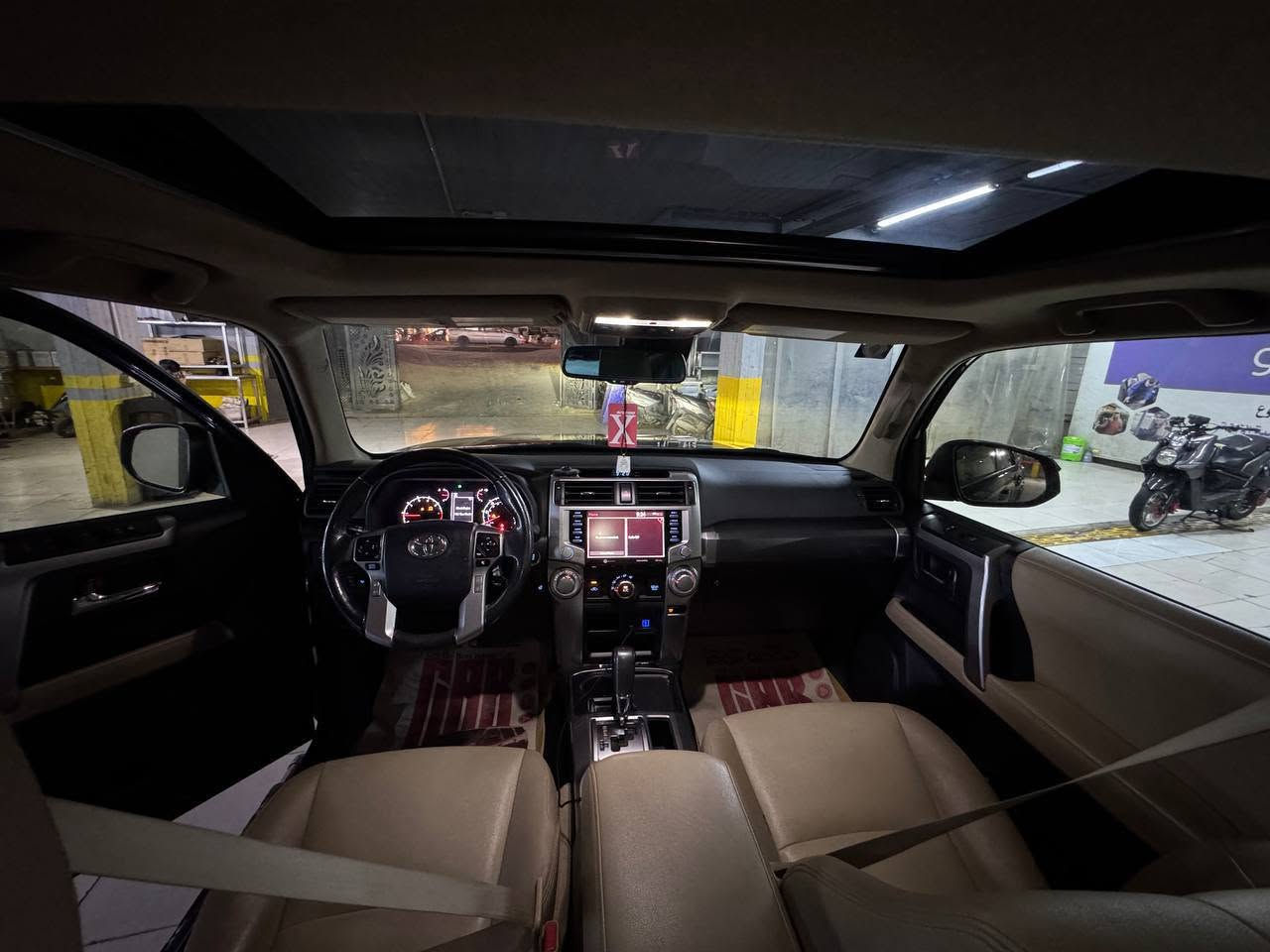 🚗 للبيع: TOYOTA 4RUNNER SR5 (2023) 🚗
​المواصفات: SR5 فول مواصفات، فتحة سقف.
​الممشى: 61 ألف كم.
​الإيرباغ: سليم 100% (بدون إيرباغ).
​البودي: مكفولة عدا تبديل قطعة واحدة (الباب الخلفي عكس السائق).
​الوضع: السيارة بحالة ممتازة وجاهزة من كلشي وما بيها أي نقص.السعر ٢٩٥ 
​رقم الشاصي: JTEFU5JR8P5297942
​📞 للتواصل: ***********
