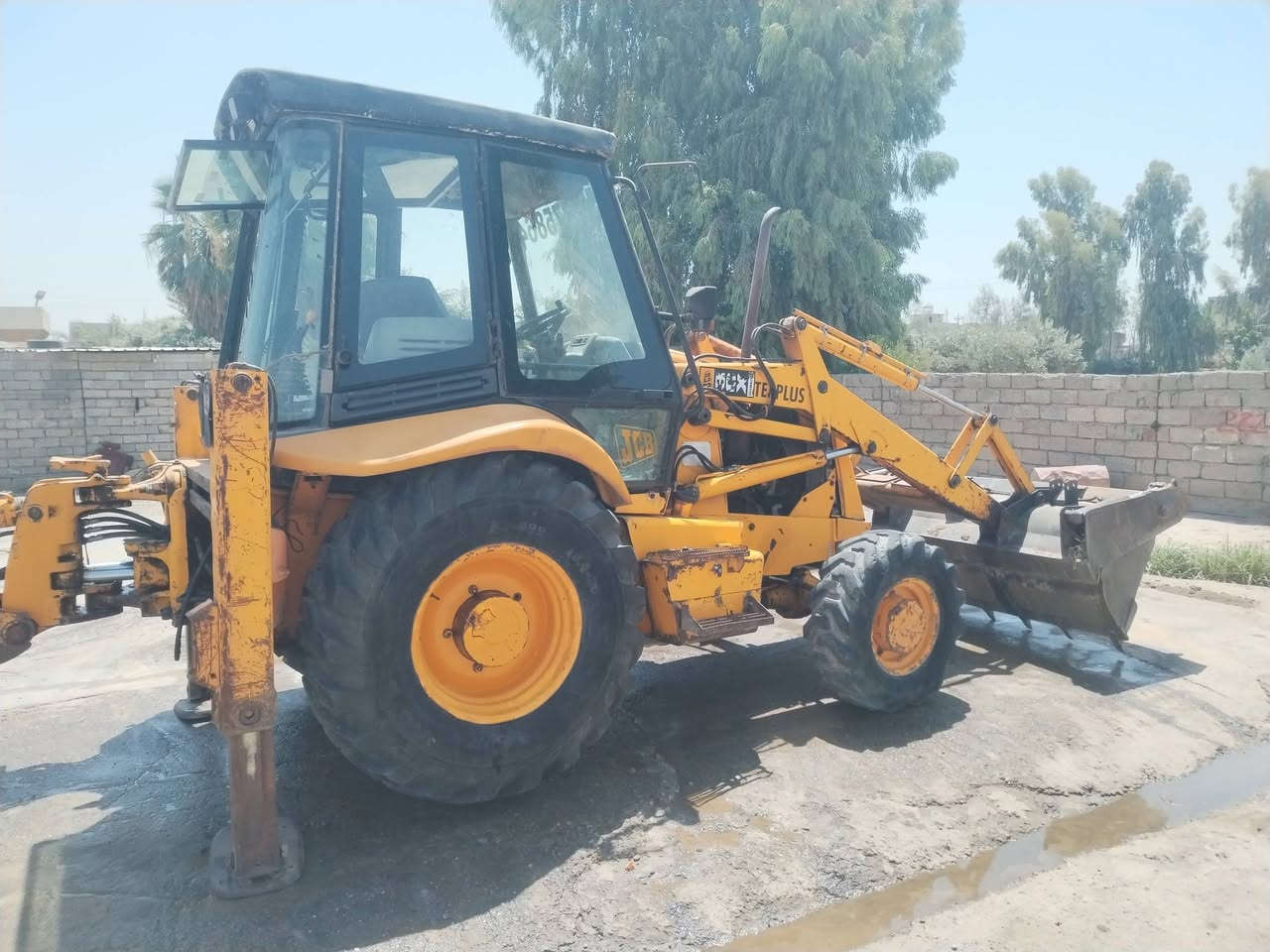 جيسي بي للبيع رقم ميسان شرط اشغل موديل 98
اسعر 178 بي مجال حك الجية مكاني الموصل القيارة
 ***********
