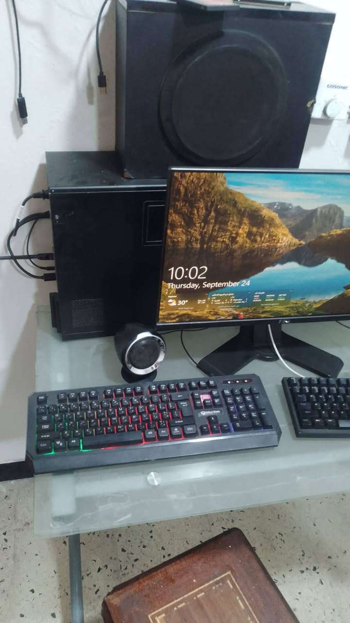 عندي حاسبه گيمنگ للبيع 
كارت الشاشه  1065 Gtx
المعالج كور فايف الجيل السادس 
ذاكره 585
رامات 16گيكه
وياهة سستم گامل سماعات
للاستفسار واتساب الرقم
***********
