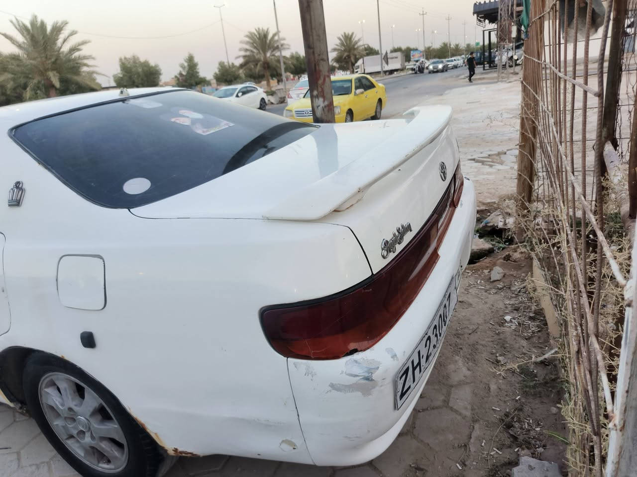 سلام عليكم سيارة لبيع شيزر بيه كصه جنطه وسيارة جهزه من عده تبريد مابيه سعر سياره 25ورق بيه مجال توصل عله رقم ***********

