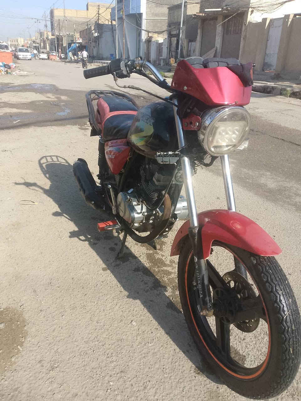 دراجه هويشه نظيفه ب400وبيه مجال
عوزه لايت وترتيبات 

بابل القاسم 

***********
