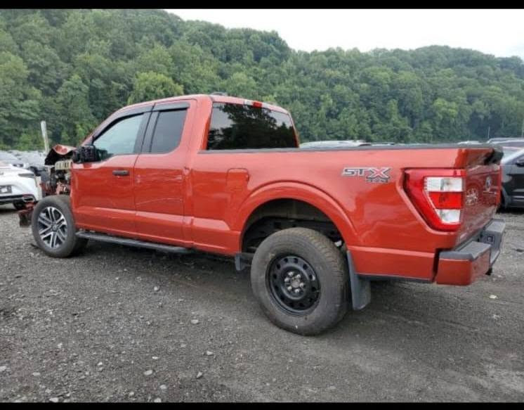 FORD F150 SUPER CAB 2023
السلام عليكم فورد للبيع 
السياره موديل ٢٠٢٣ قطعتين صبغ بنيد وجاملغ 
السياره ماشيه ٤٠٠٠كيلو 
يعني بعدهه بدهن الشركه 
ابسياره باب طويل وباب قصير 
المحرك 8 سلندر 5000
صور الحادث مرفقه ويه الصور 
السعر علق ويجيك السعر او اتصال او خاص 
الهاتف *********** متوفر واتساب ايظاً
العنوان بغداد 
السياره بدون رقم

نص مكتوب في الصور:
- 67825894