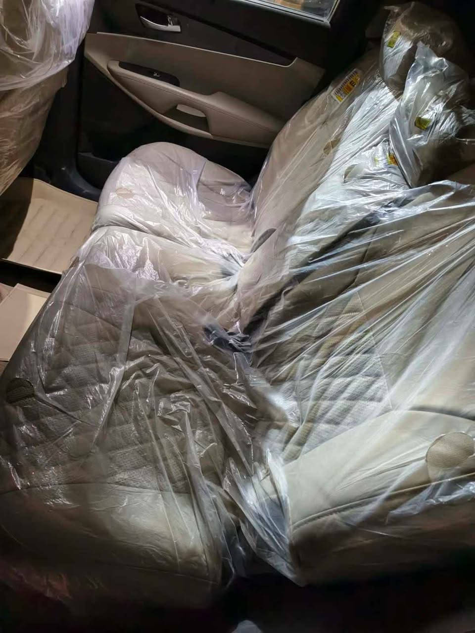 خليجي فول مواصفات
بنوراما دبل شباك
شكل 20
محرك 6سلندر
كير 8نمر
حداديه وتايرات جدد
صدر جديد
ماشيه 160
سياره بأسمي سنويه وهزه جديده
مداومر ثاني يوم
رقم بغداد
ملاحضه البنورما بس الفتحه  مكسوره 
مكفول كفاله عامه ماعدا بيها بارد بسيط
صور السونار موجوده بالمنشور بيع مستعجل 
السعر  205 وبيها مجال
مكاني الحيدريه خان النص
*********** Singapore

نص مكتوب في الصور:
- صنلا ليدع 3