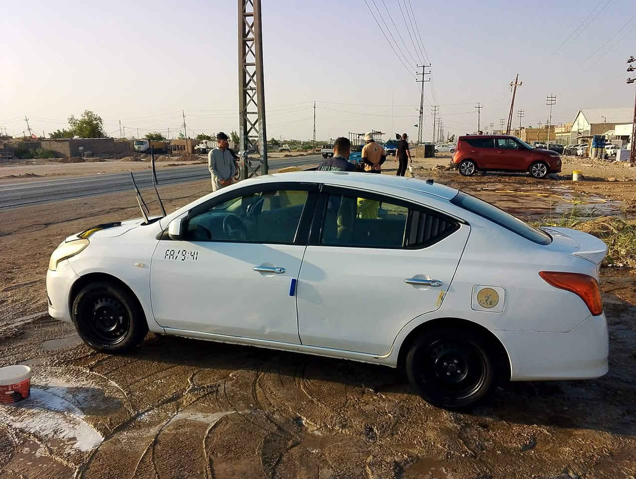 نيسان هندي ١٦ بيها بالجاملغ الأمامي الأيمن بارد بدون تبديل ولاقطعه بالسيارة مكينه كير كفاله حداديه جديده السيارة بأسمي تحويل مباشر رايدها ب٨٠ وبيها مجال ***********
