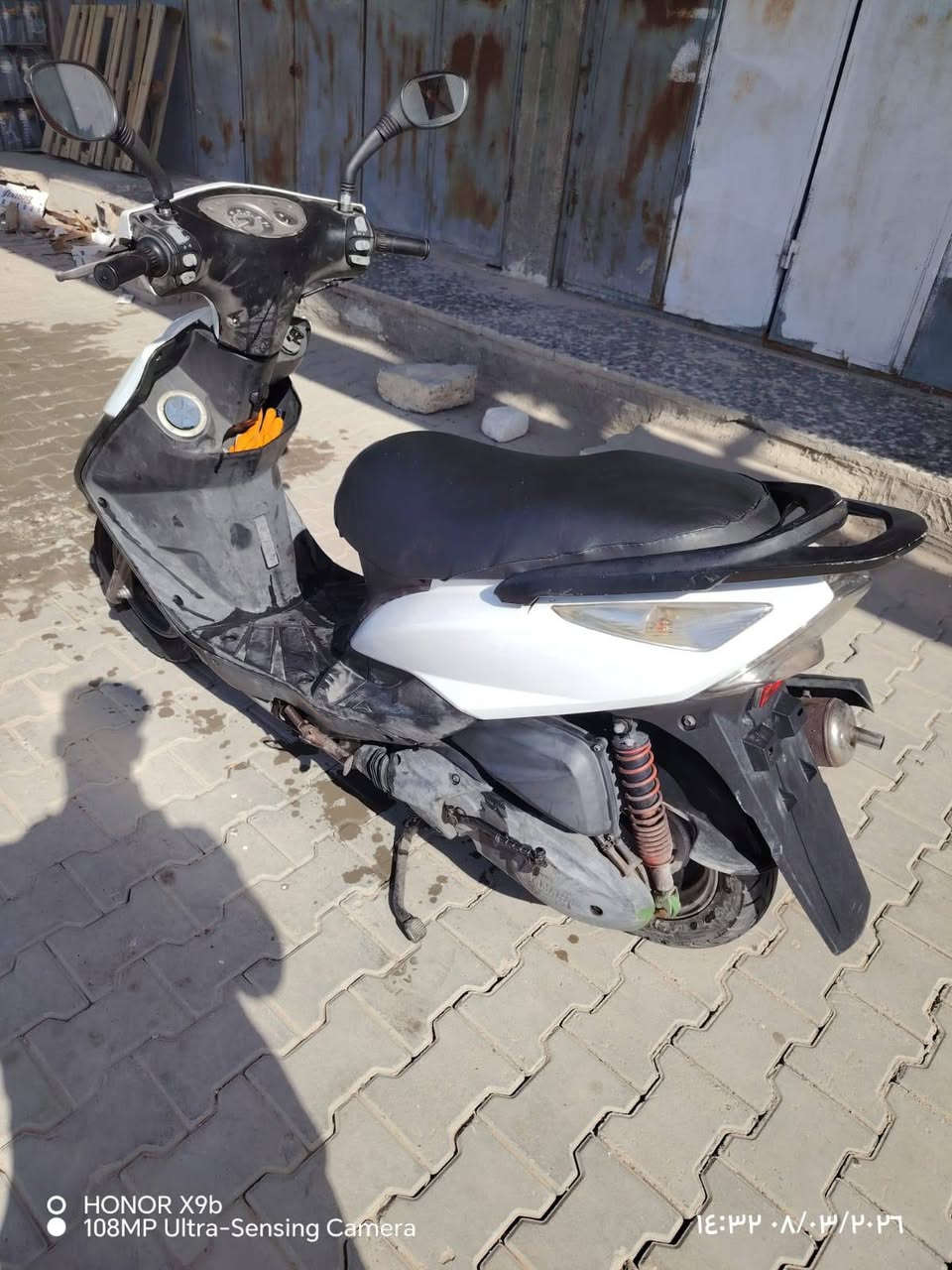السلام عليكم دراجه للبيع مكينه ما مفتوحه سعرها شهرين طلعت من الوكيل مقفوله كفاله عامه اكاتبك مكاذبه وكيل 600 وفيها مجال شيء قليل***********
