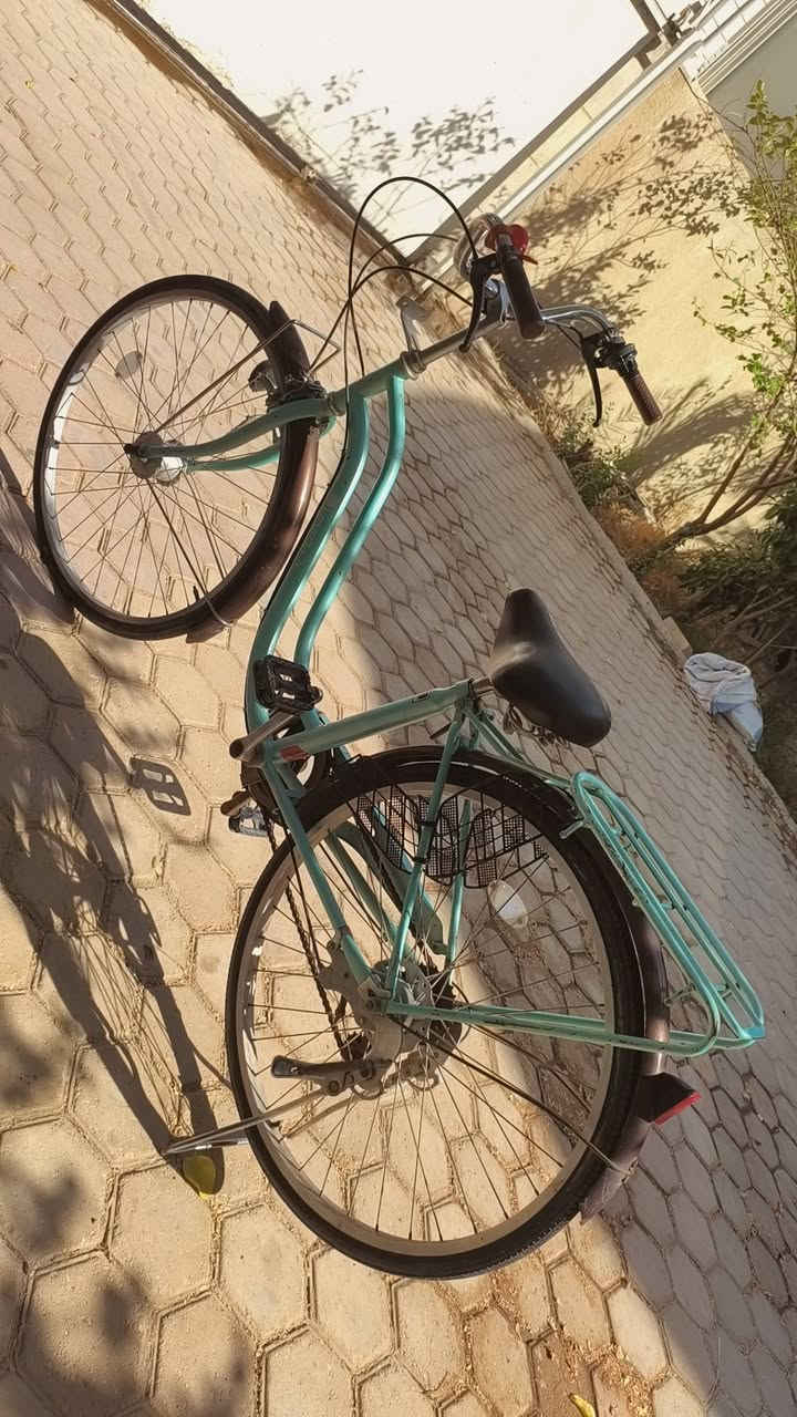 بايسكل للبيع نظيف وحالته زينة جدًا، استخدام قليل وما مستخدمه هواي.
🔹 ستخدام  سنتين ونص تقريبًا
🔹 الاستخدام: قليل
🔹 تكدر تخليله  سلة كدام + رف 
🔹 كلشي واضح بالصور
🔹 مشتريها بـ 150 ألف
💰 السعر حاليًا: 100 ألف وبي مجال
***********
