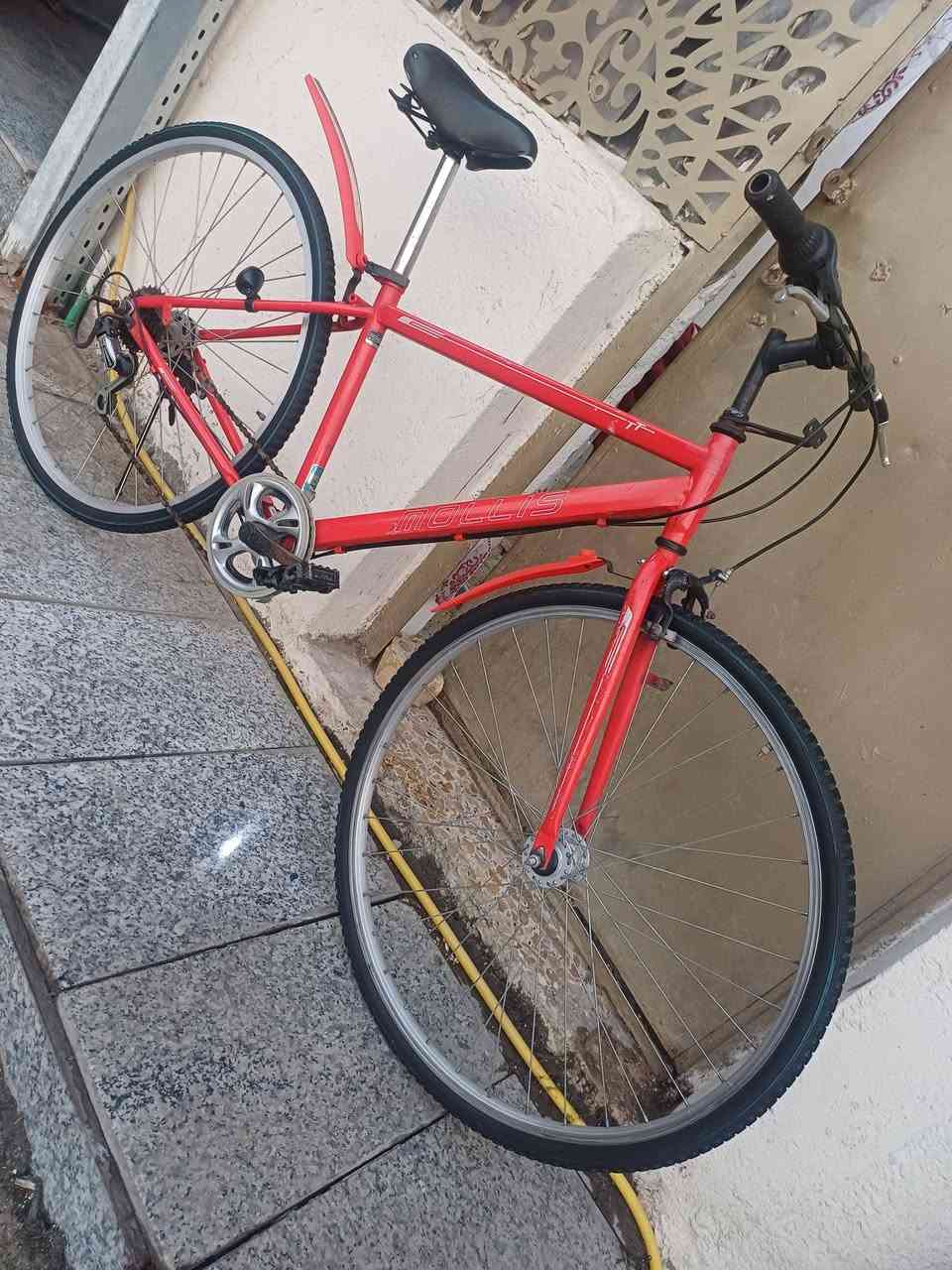 للبيع بايسكل ياباني C700حجم 27 تايرات جدد ام خط الازرك
بريكات شغاله 
كير ابو الشاشه شغال 
كشن طبي
ويل امامي ابو الحساس  (( السعر 85 الف ))
المكان بغداد البنوك او الكياره ***********
