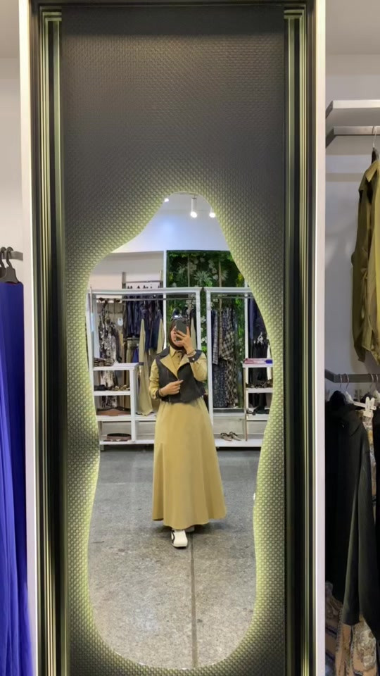 صااار بنص السعر  ❤️💙 .. .. سعر التوصيل 5 الاف دينار  بغداد وكل المحافظات 🚖  العنوان : بغداد الدورة سوق الاثوريين شارع نادي المجتمع العائلي رقم الهاتف ***********___***********  .. . . . . #ملابس #ازياء #اكسبلور 
