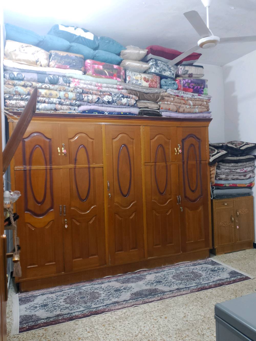 بيت للبيع نظيف مساحته 85 متر في مدينة الصدر الدسيم سعره 55 هوه والكاونتر والغساله و2 تانكي مي وماطور والمغسله بي مجال بسيط
