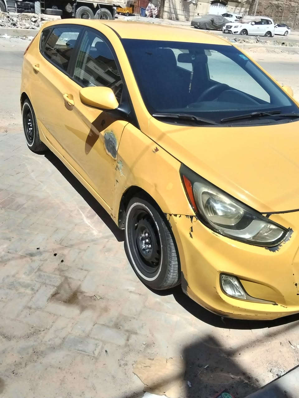 سلام عليكم اكسنت هاج باك مديل 13وارد أمريكي ضربتها بامريكا دعاميه فقط وبيها ضربه بسيطه بين الباب والجاملغ بدون دواخل مكفوله ***********

