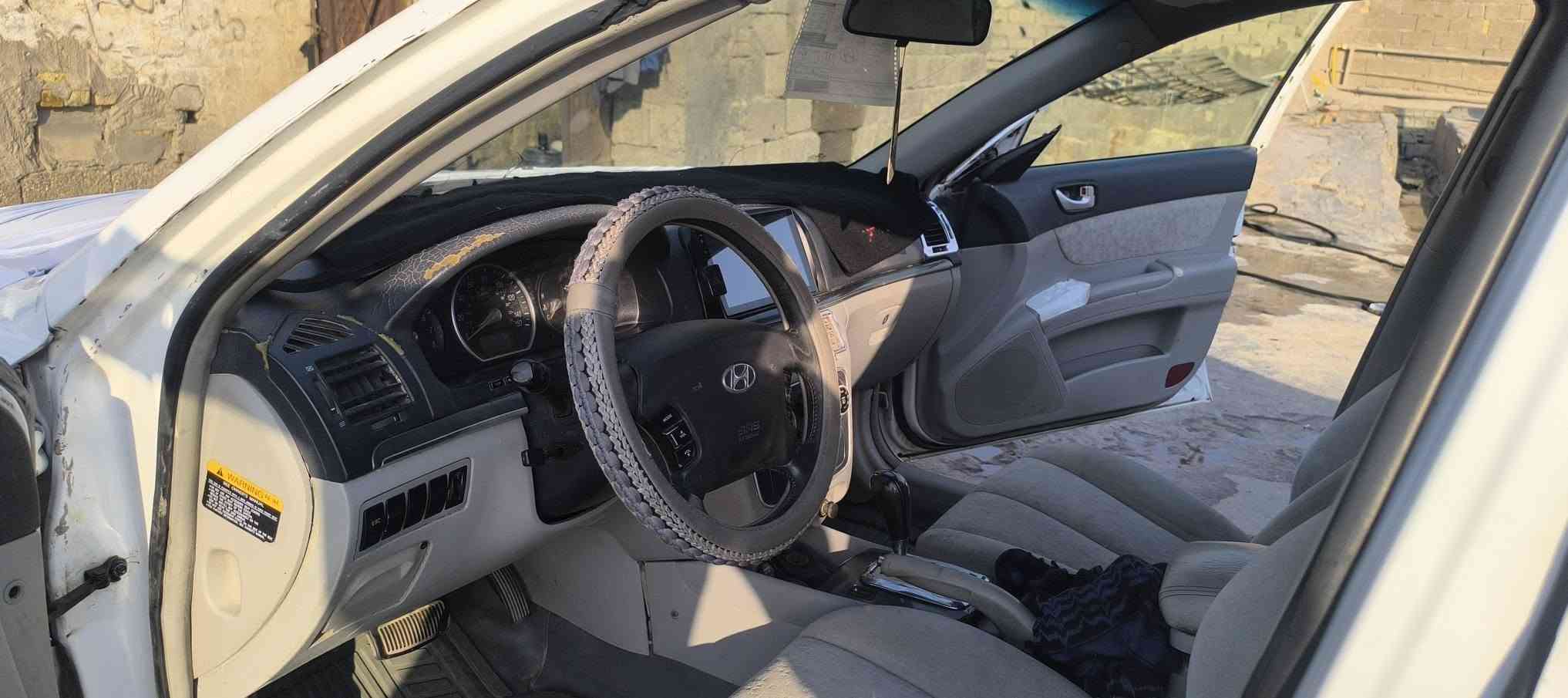 سلام عليكم سوناتا موديل 6 مكينه 6
وارد مريكي حادث قبق جنطه كير مكينه 
توني ذابهن جديد تبريد تدفىه كامل 
مواصفات كامله عدا البصمه 
تخم تاير باتري جديد توني بدله 
صدر مامي خلفي دبلات جديد 
سياره خير من يم الله 
سنويه 28 
كربايات شقاله
سعر 75وبيهى حق. جيه
***********

