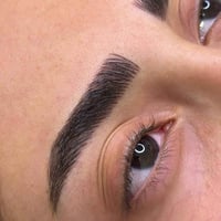 صالون فله • سبا • حواجب