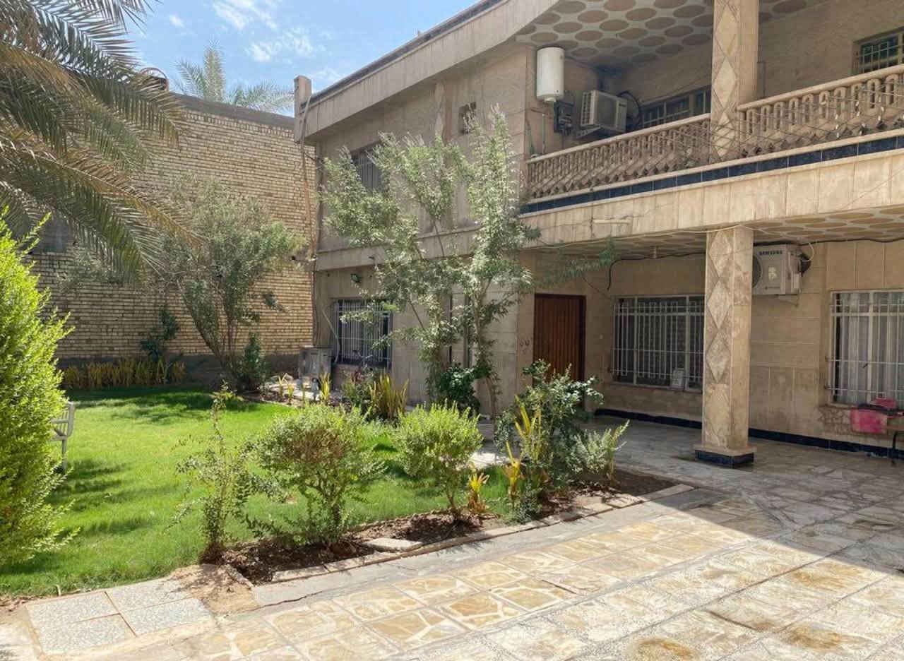 بيت بالبلديات شارع المصرف
*********** طابو
مساحة 480م
يباع كامل او بالتجزئة 120, 140, 150 متر
سعر المتر 2,000,000

