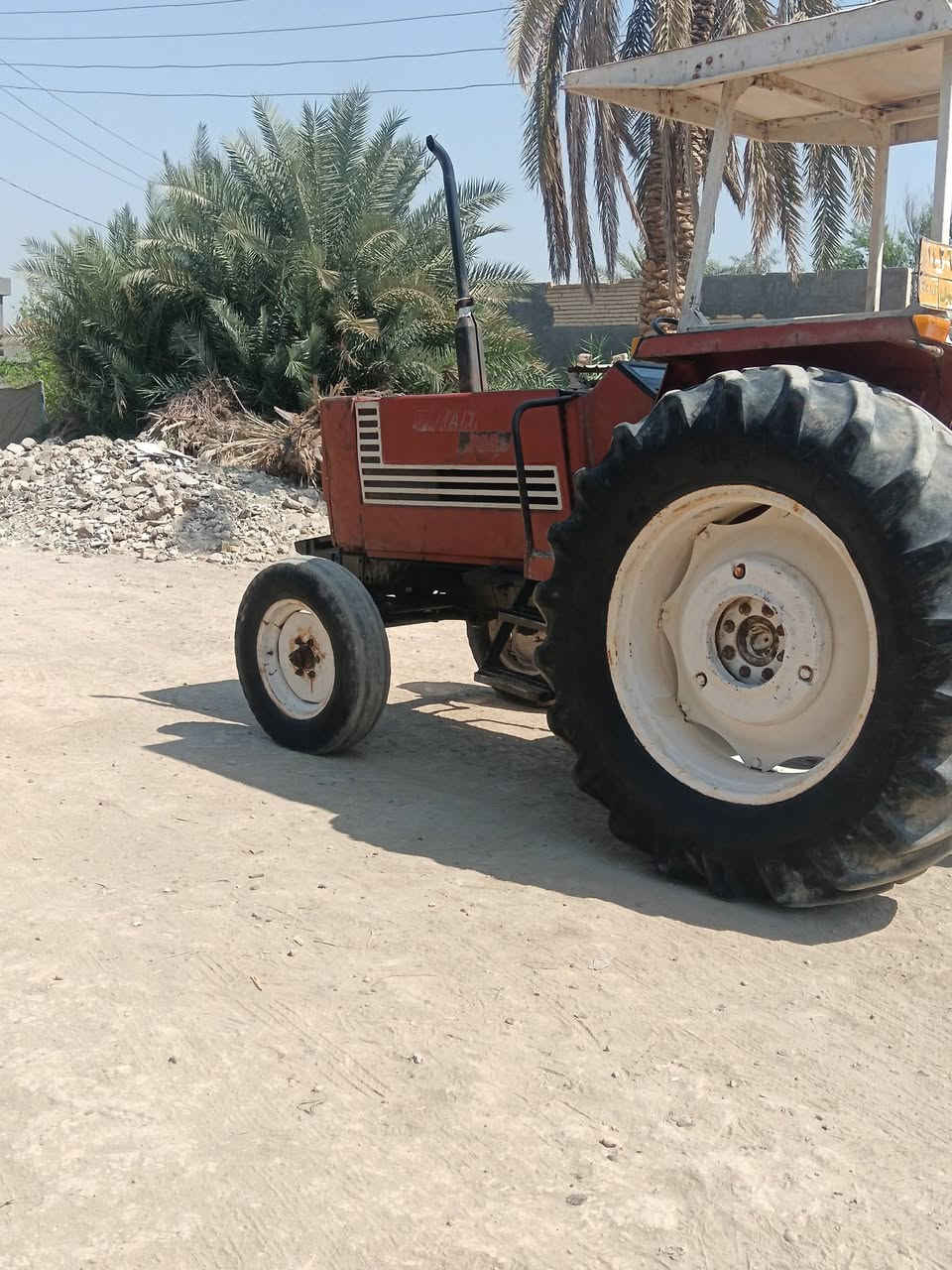 السلام عليكم للبيع فيات ٧٨٠ موديل ٨٢ مكفوله محرك وكير وكسل وهايدروليك سنويه ورقام بدون تحويل تخم تايرمكوله منصبغ لستفار على هاذه رقم ***********
