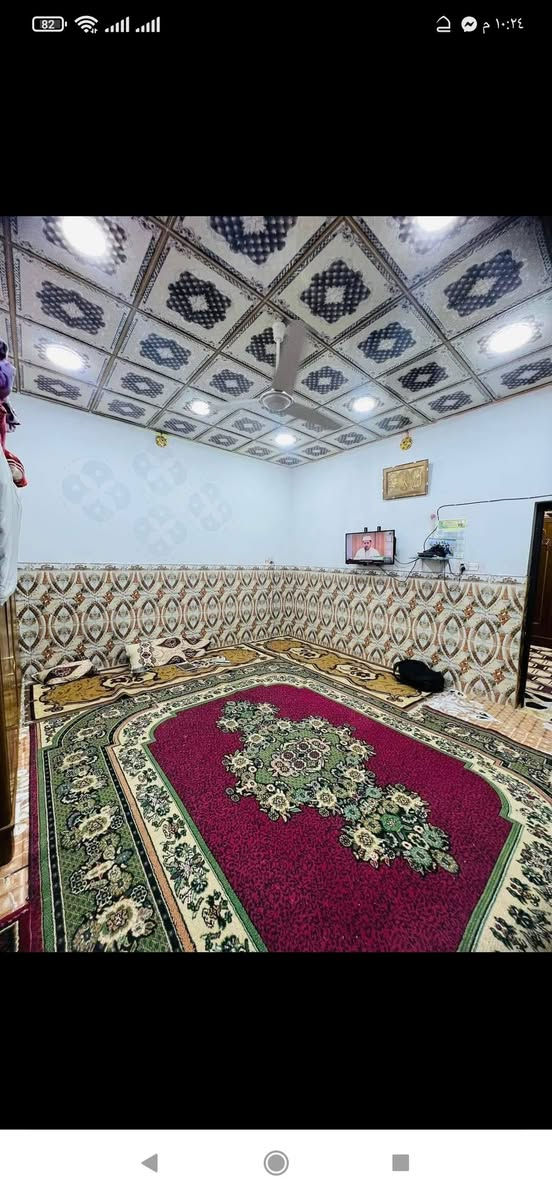 السلام عليكم
بيت حي ميسان
شارع مقابل المحكمه  جديده 
150 متر الواجهة 7
طابقين نضيف شيلمان
غرفه وصالة ومطبخ وستقبال 
طابق ثاني  غرفتين وصالة  ومطبخ
***********
سعر 152 وبي مجال

