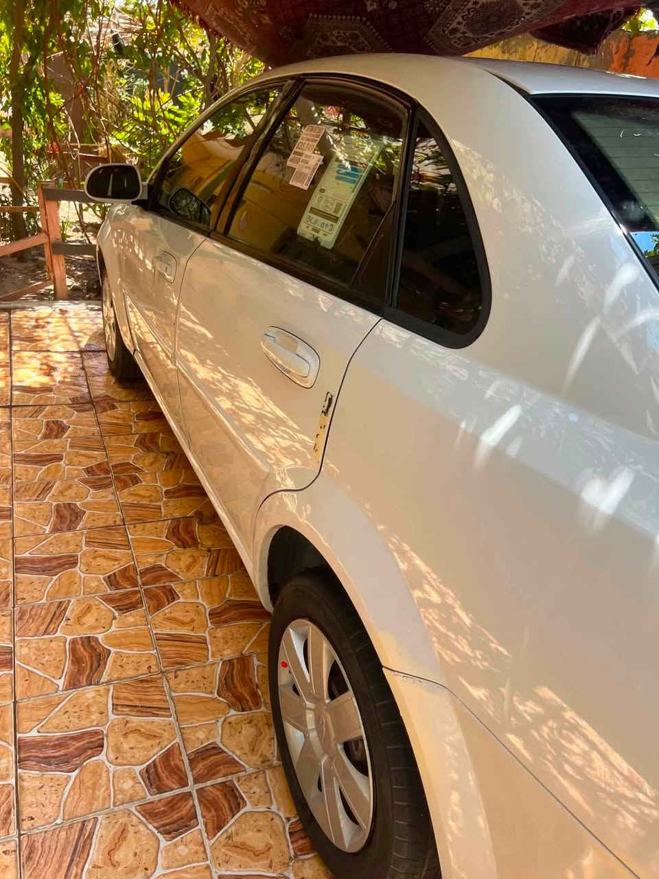 سيارة جديده ونضيفه ومرتبه
تخم تاير جديد اسبير مانازل 
دبلات لاويات حداديه جديده 
كشنات جدد شاشه وكامره جدد 
تحكم بالمري إشارات كهربائية كله شغاله ماتتعب ابد بيه 
الديوانيه مركز *********** 
سعره 92 وبيه مجال
رقم قادسية انكليزي
خاص ماعدي اتصل وتدلل
