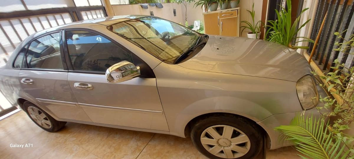 سيارة شوفليت اوبترا للبيع موديل 2009نظيف فد باب صبغ تحكم استيرن جامات كهربائي سنوية الى 2028 سعر 69 وبي مجال ***********
