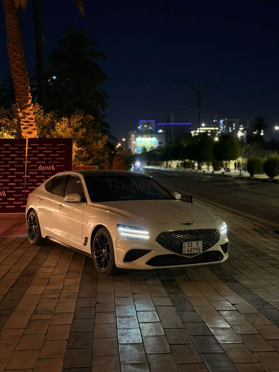 2022 
Genesis g70 للبيع او لمراوس  
مكينه 4 سلندر 
ماشيه 55mi 
رقم بغداد بسمي 
مكاني بغداد  
مواصفات جلد 
بصمه 
رادار 360 
هيه لمواصفات لعتياديه عدى البنوراما 
حادثهة بسيط شبر بل بنيد ونص جاملغ مباوك لتوحيد لون 
لونهة ابيض شذري 
سياره نضيفه مابيهة اي نقص 
*********** السعر مناسب اتصل او خاص
