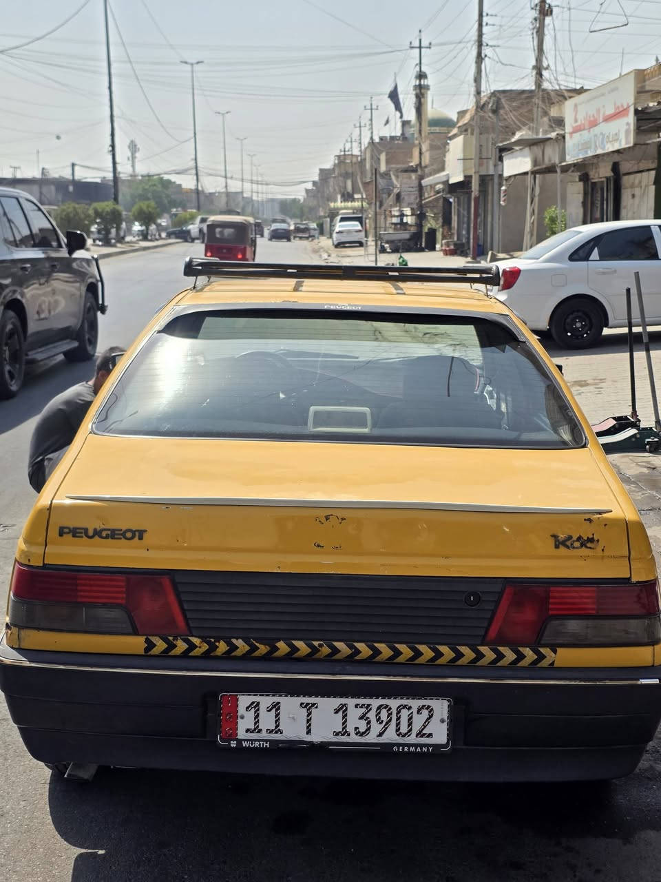 السلام عليكم 
بيجو روى موديل 2009 كير ومكينه ونجي نضيفات اكسل كروسيدة محورة السيارة ياباني كلشي شغال تبريد وكهربائيات مسجل بلوتوث تخم تاير ياباني والسبير هم جديد 
السيارة كاملة من كلشي بيهة خياسات بسيطة وملكطة 
هيئة وغرامات مصفرة سنوية صالحة لسنة 2031 
مكاني بغداد 
السعر 25 وبيهة مجال 
***********
***********
