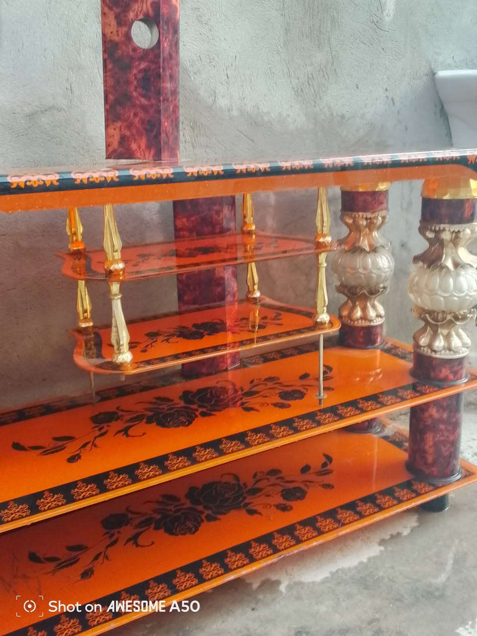ميزه مال شاشه بلازمه للبيع نضيف مابي كسر وتساب ***********
