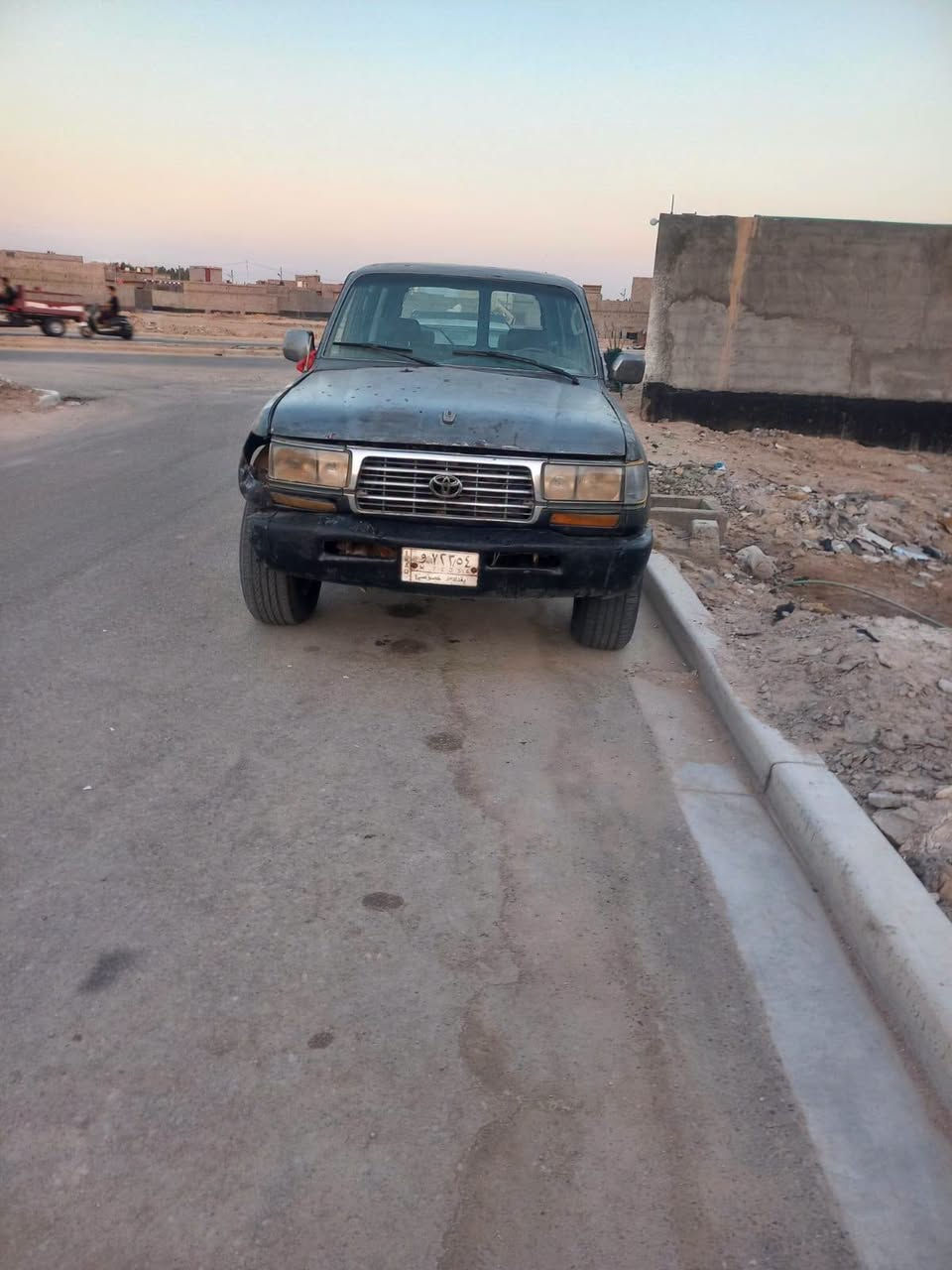 سلام عليكم سياره لاندكروز تيوته للبيع موديل 1991 سياره حلوه وجاهزه محرك بلاد  راعيهه يمي تريد تحويل تريد وكاله حاضر العنوان بصره ابي الخصيب السعر 25 وبيهه مجال ستفسار اتصل ***********
