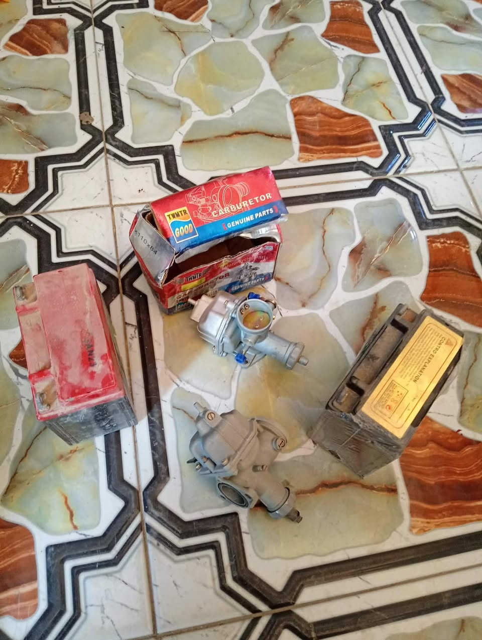 سلام عليكم ثنين كابريتا مال ستوتة جددد بلجيس مامستخدمات وباتريات بلجيس هم كلههن ب40 الف 
***********
