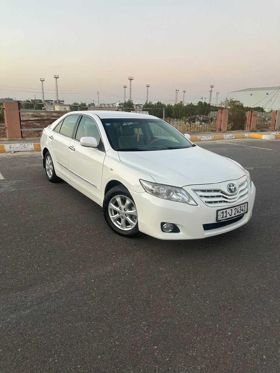 تحية طيبة كامري للبيع 2007خليجي محدثة 11 لايت منظومة زنون عالي ناصي تخم بك لايت لد كرستالGLX محرك 2400اربعه سلندر كير محرك كلة تمام فول مواصفات عدة الفتحة شاشة  تاب كامرة خلفية ويل كب السيارة تحكم ستيرن كروز سرعه كشن السايق كهرباء تحكم مري  صاج ملكي سنتر لك ريمونت تحكم عن بعد حداديه جديدة تخم تاير كهربائيات كلها شغالة تبريد قطعتين رقم  بغداد الدولي سنوية تنتهي بسنة2030 تحويل مباشر السيارة جاهزه غرفة جديدة جاهزة من كل النواحي صبغ اقل الحزام ابيع احزام اثر شخوط وطخطخات بسيطة حتى لاتعبك وتعبني جاهزة من كلشي ومتعوب عليها ومتصرف عليها دينار وترايها زيروا نعومة تخبل  السعر93$ وبيها مجال حق الجية  غير متواجد على الفيس ولا ماسنجر ومابيع قسط ولا بوعدة ولا اراوس للأستفسار***********  مكان السيارة فلوجة

