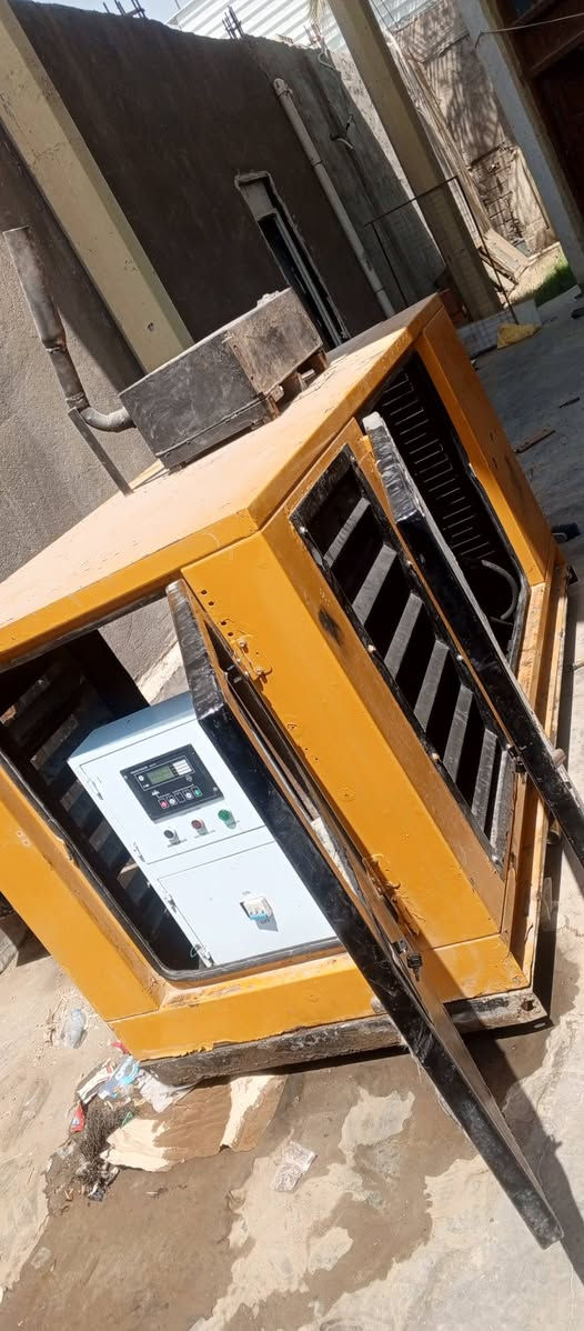 مولد بيركز صيني كاتم 50كيفي محرك اربعه بستم سوبر تشغل شاشه 20ورقه قفل مابيه كل مجال مكانه بابل ***********
