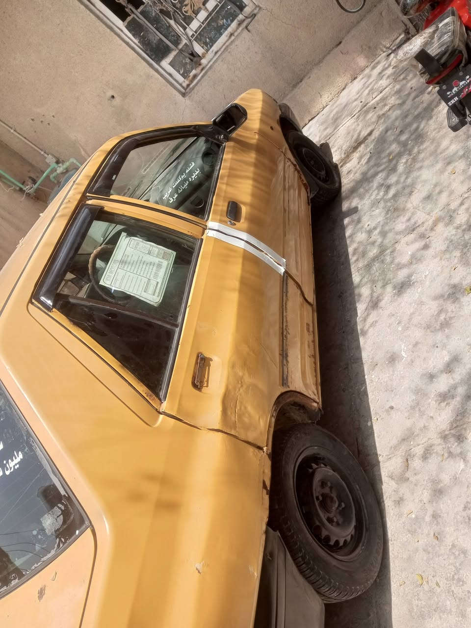 سلام عليكم سايبه مديل16بيها سنويه ستنساخ  لصليه ضايعه رقم بصره بدون تحويل مكينه وكير كارتون بديها حلو حداديه تخم تاير سياره قفلها 10بدون عمله مكان بصره زبير***********
