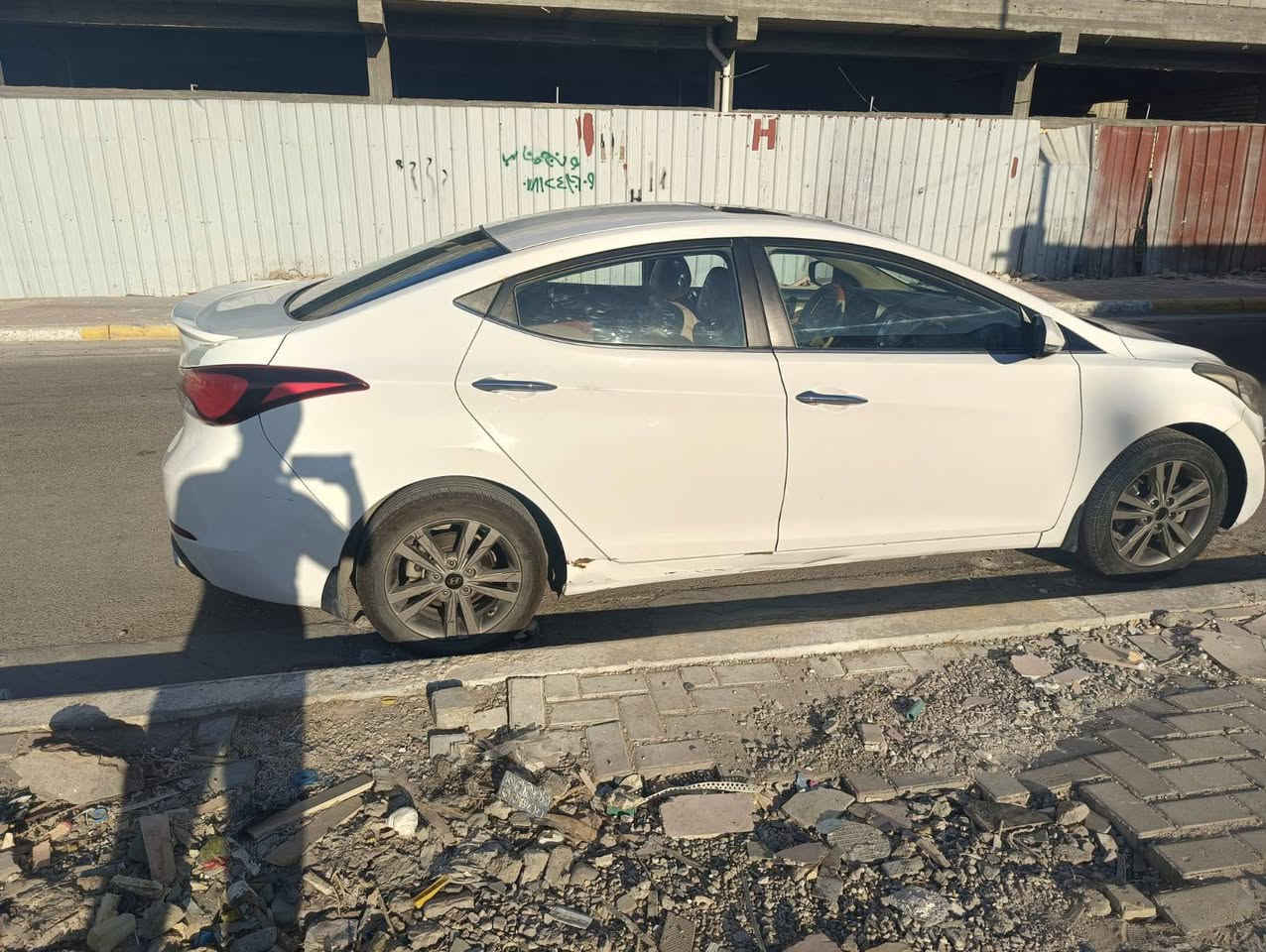النترا موديل 16 خليجي لون أبيض رقم كربلاء ب أسمي سنوية صالحة لغاية 29
ماشية 140 مكفولة 
بيه تگشير ب باب الجنطة وضربة دراجة بالدواسة اسفل باب الصدر وخسفة قريبة على تانكي البانزين وشخطات بسيطة

دواخله نظيفة وتحكم ستيرن واشاير بالمري 
صدر امامي وخلفي جديد مصارله ثلاثة اشهر تخم تايرات جديد باتري جديد
ادامة قبل شهر نوزلات وبلكات وفيتبم

***********
