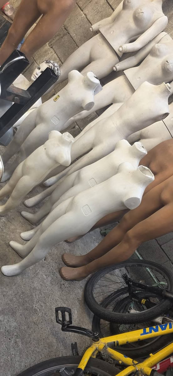 للبيع موصل شارع الفاروق القديم 
***********
