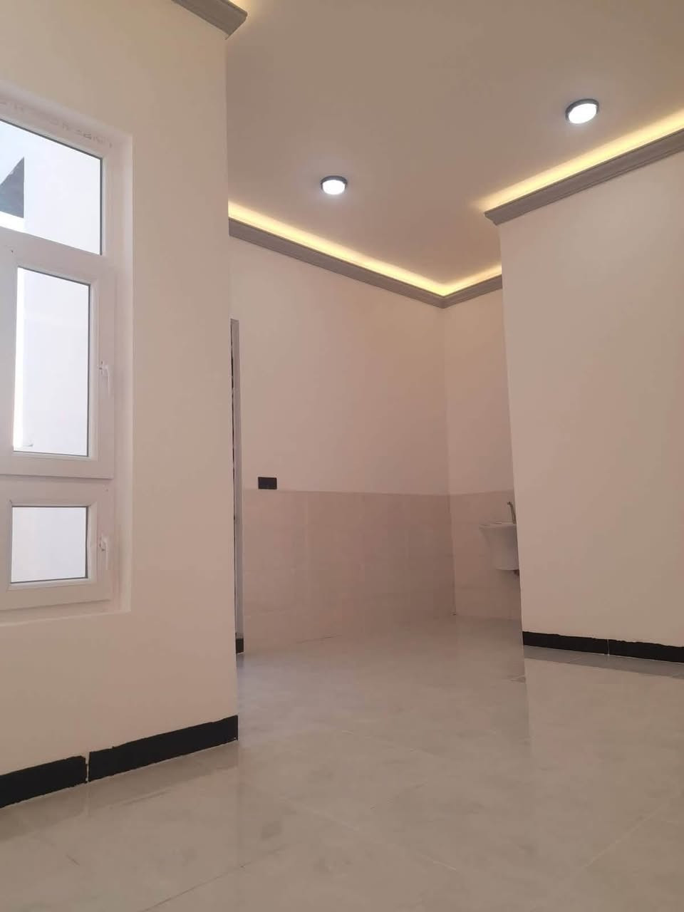 🏠 فرصة لامتلاك دار مميز في تكريت للبيع
الموقع: تكريت - الديوم - التصنيع  

 المساحة: 150 متر  

 الواجهة: 7.5 متر نزال ٢٠ (تغليف حجر أنيق)

رقم العقار 5287

السعر 125 وبي مجال 

التفاصيل الداخليه 

 4 غرف نوم  

 استقبال  

 صالة  

 مطبخ  

 مجاميع صحية  3

📞 للاتصال والاستفسار:// ***********
